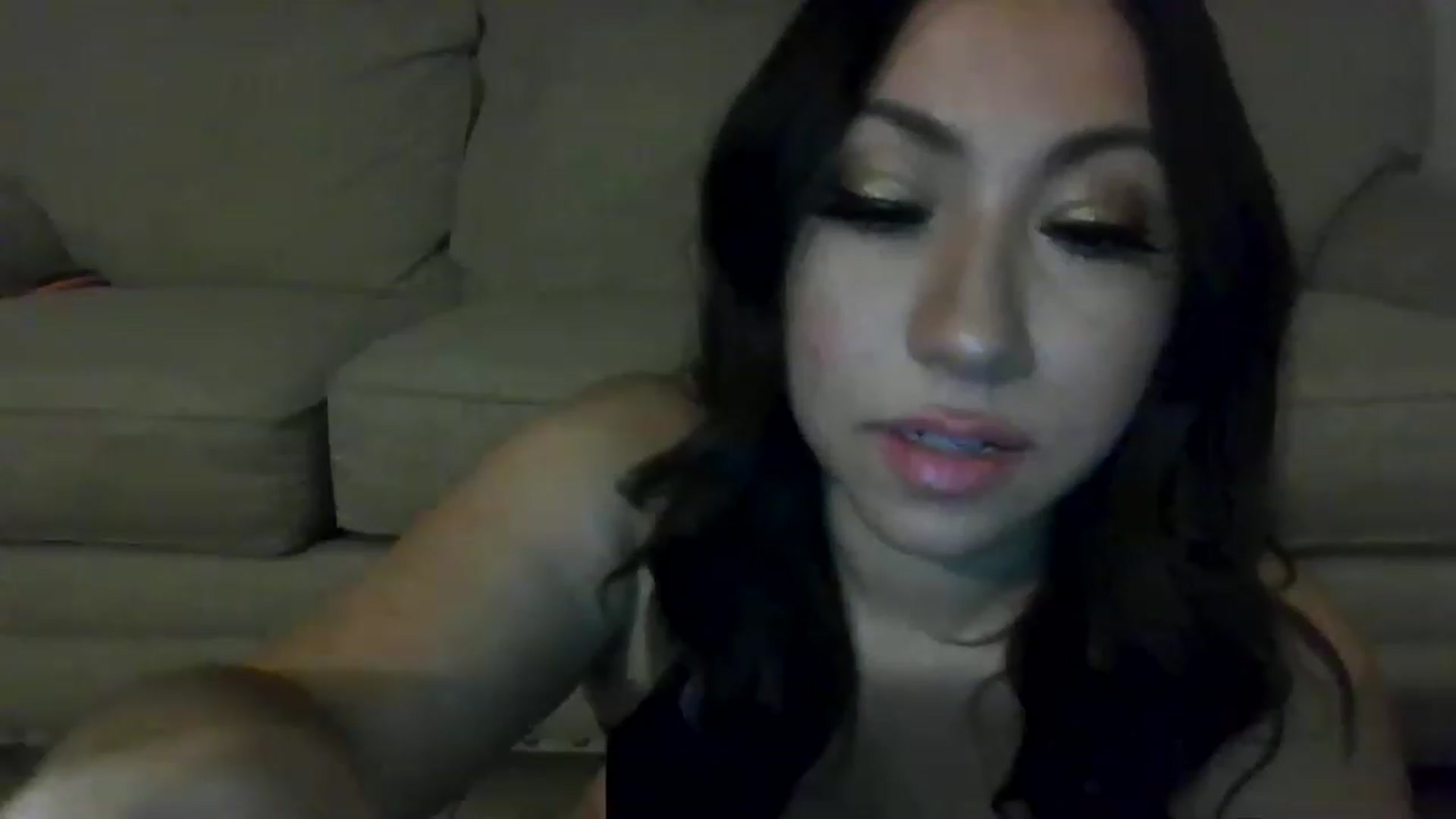 Gallery image thumbnail from Aracelyx3's myfreecams stream on, 01/13/2023, 08:11 image 10 of 20