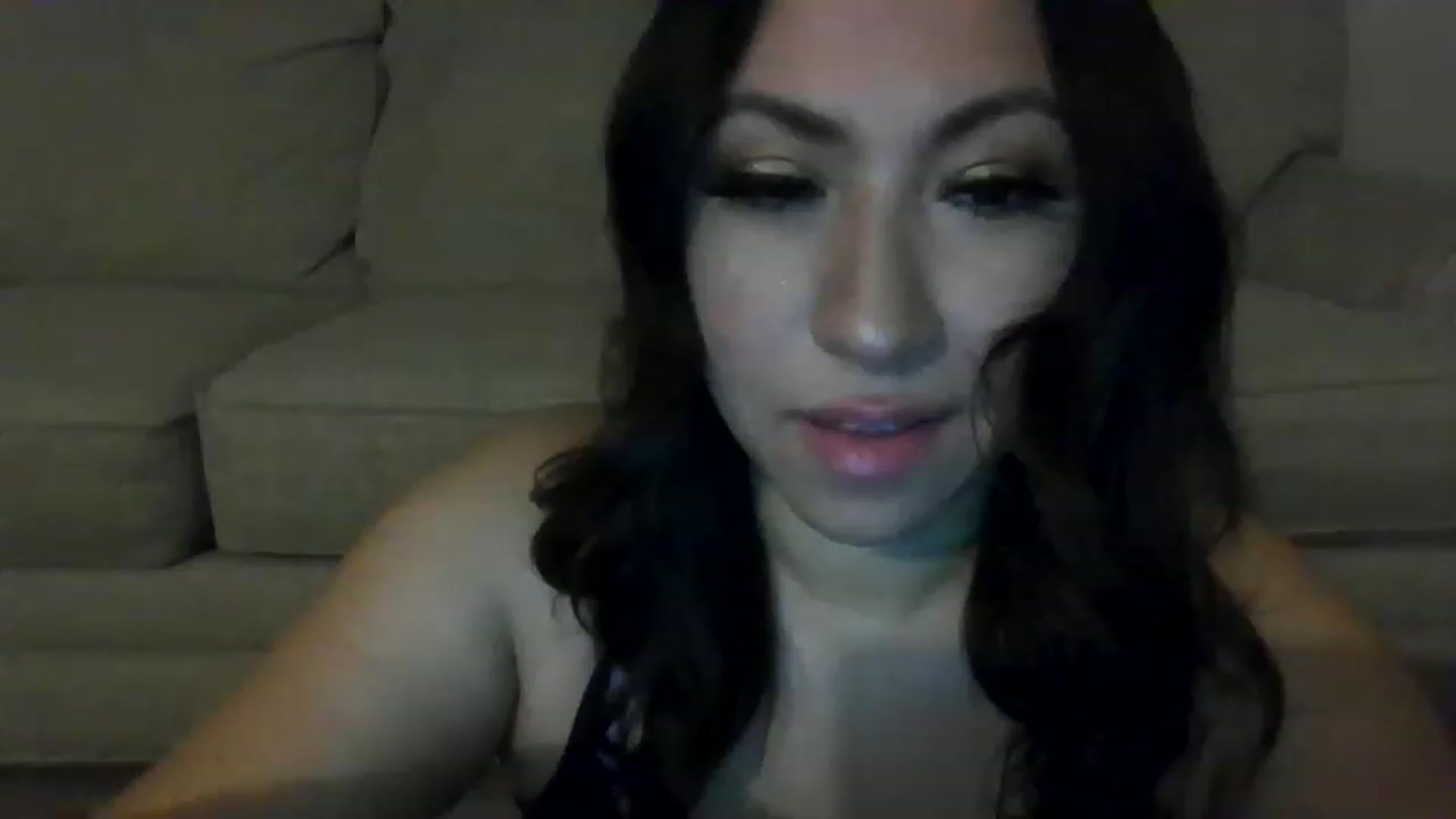 Gallery image thumbnail from Aracelyx3's myfreecams stream on, 01/13/2023, 08:11 image 14 of 20