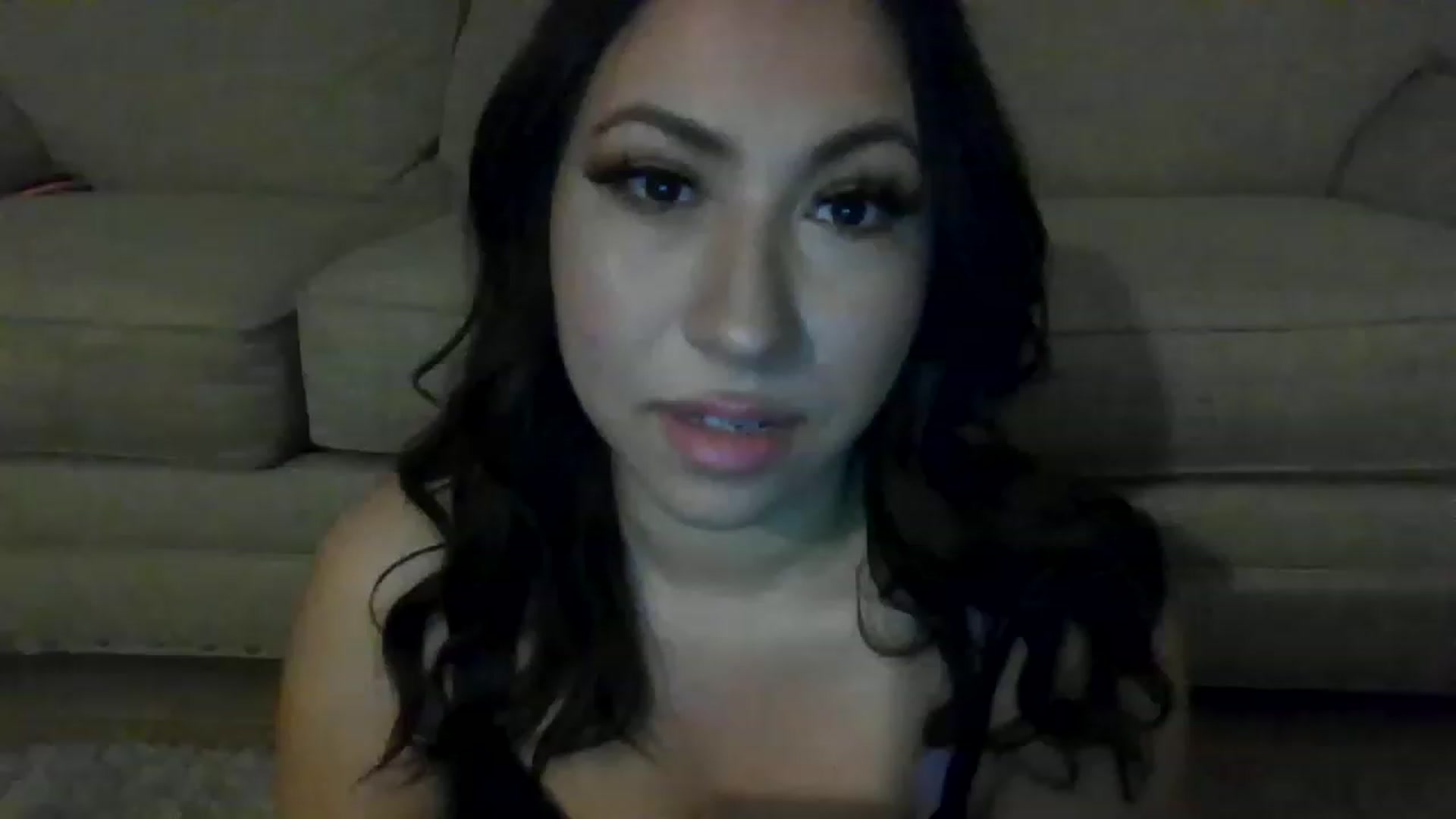Gallery image thumbnail from Aracelyx3's myfreecams stream on, 01/13/2023, 08:11 image 5 of 20