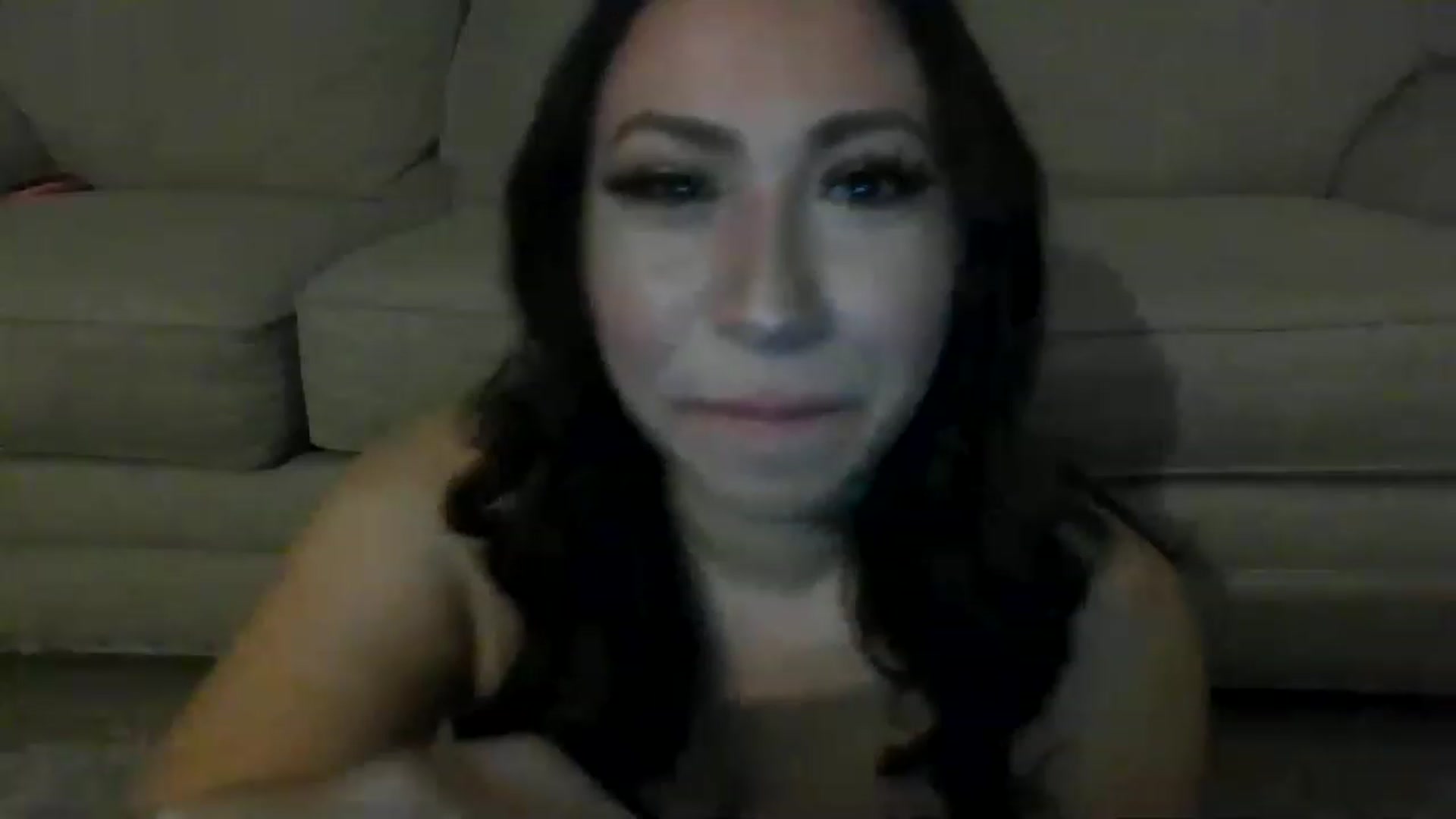 Gallery image thumbnail from Aracelyx3's myfreecams stream on, 01/13/2023, 08:11 image 2 of 20