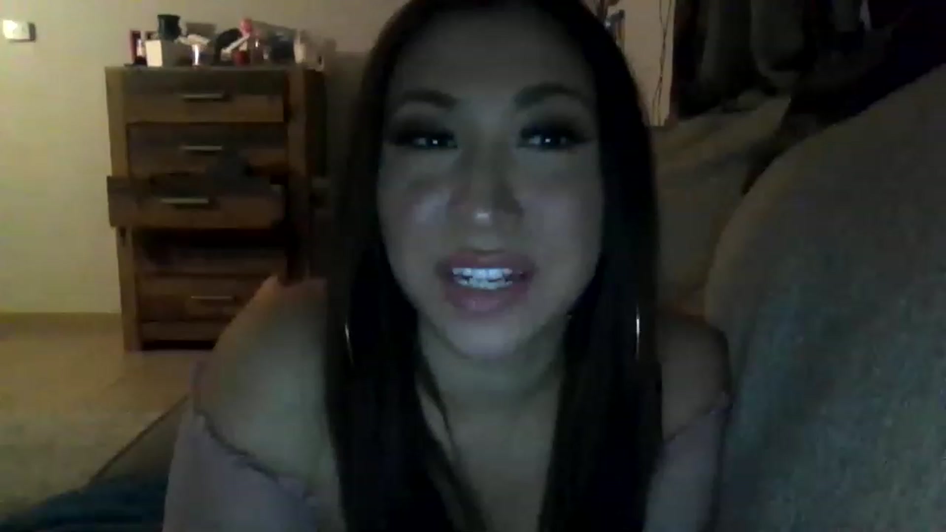 Gallery image thumbnail from Aracelyx3's myfreecams stream on, 01/16/2023, 07:51 image 13 of 20