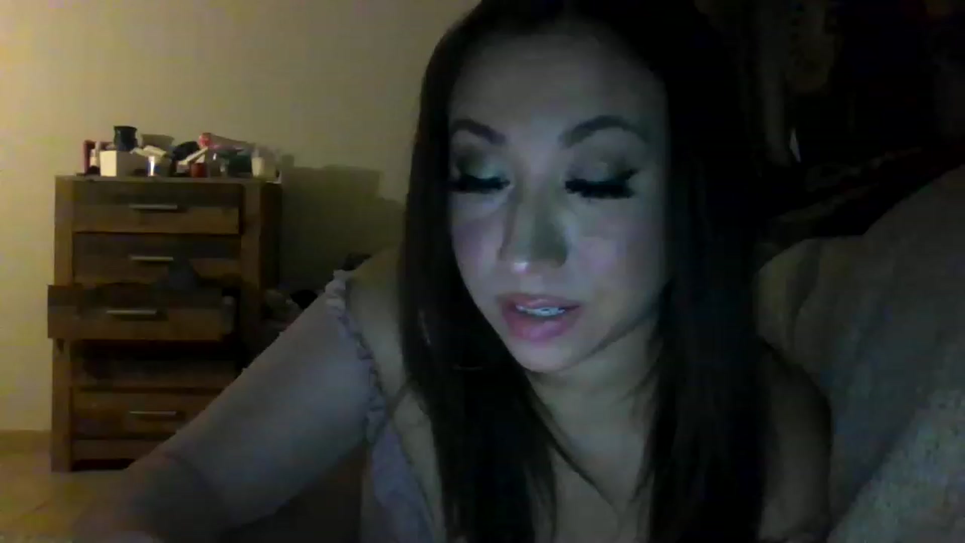 Gallery image thumbnail from Aracelyx3's myfreecams stream on, 01/16/2023, 07:51 image 2 of 20