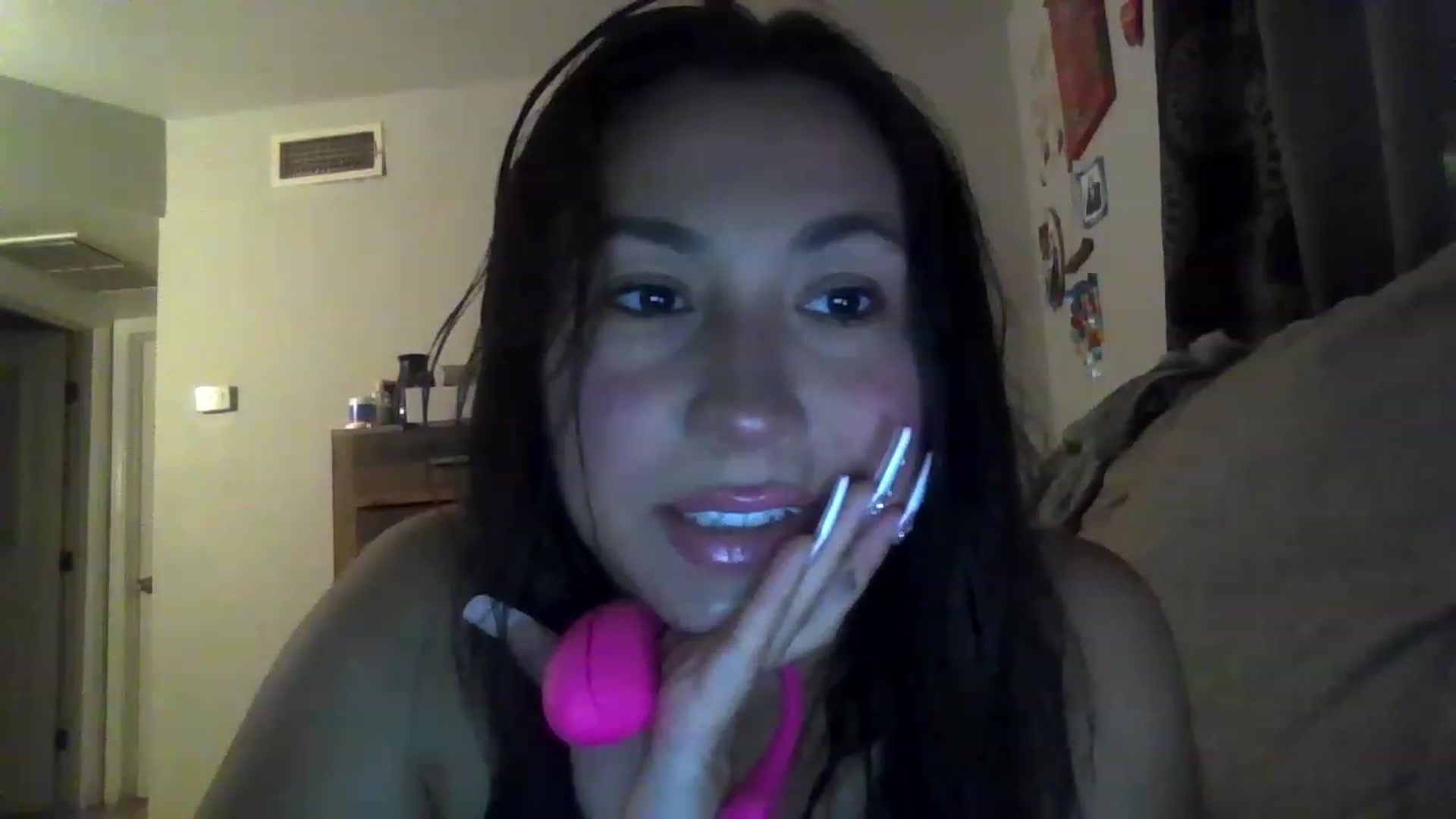Gallery image thumbnail from Aracelyx3's myfreecams stream on, 01/17/2023, 07:39 image 4 of 20