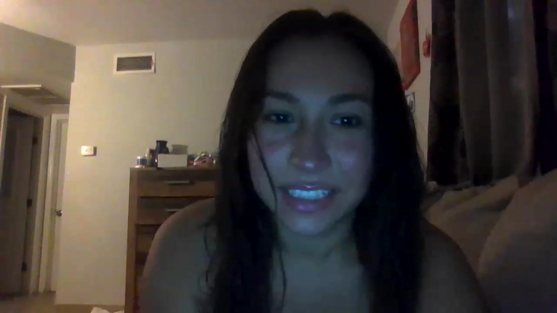Gallery image thumbnail from Aracelyx3's myfreecams stream on, 01/17/2023, 07:39 image 19 of 20
