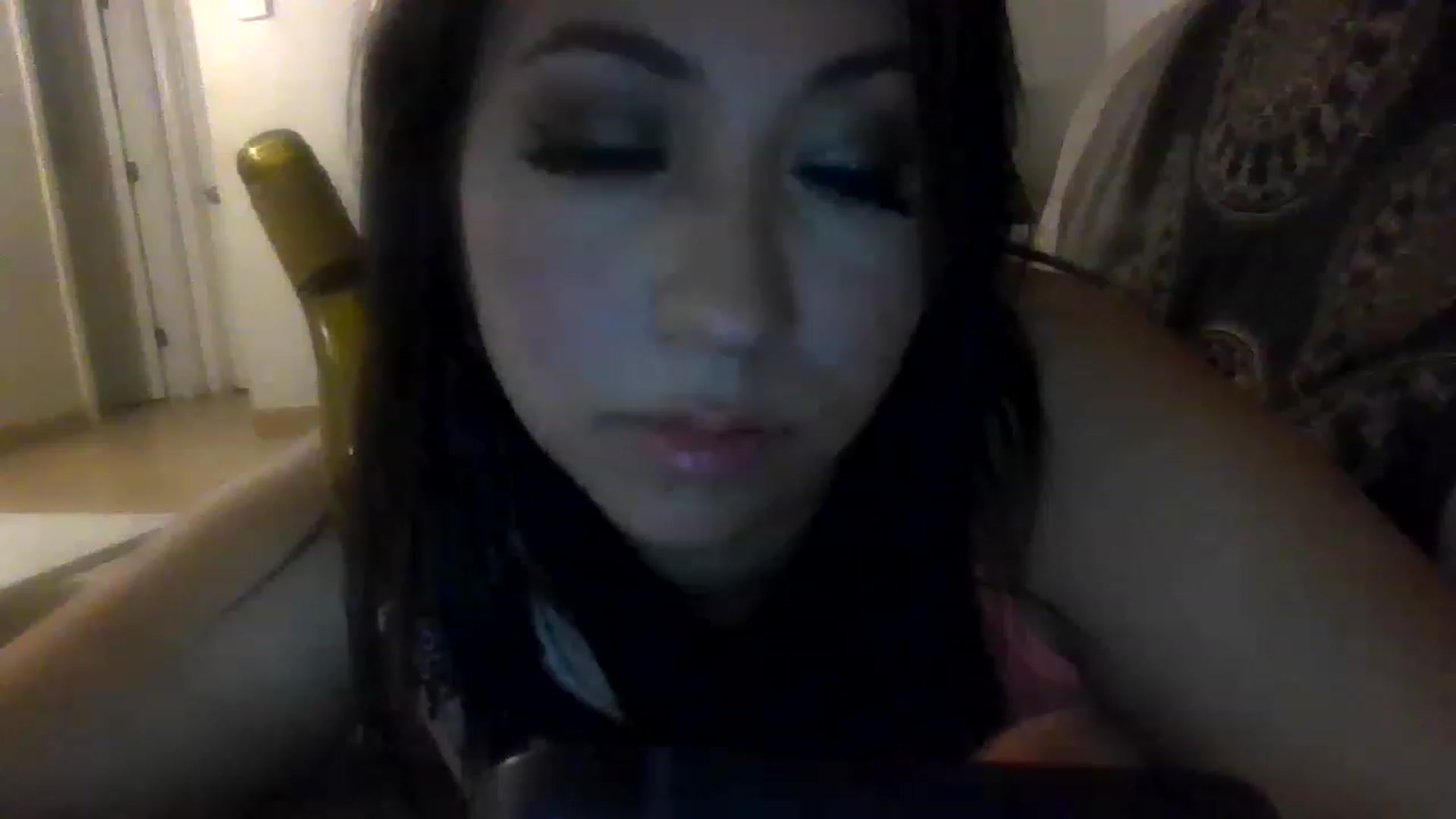 Gallery image thumbnail from Aracelyx3's myfreecams stream on, 02/05/2023, 09:55 image 5 of 20