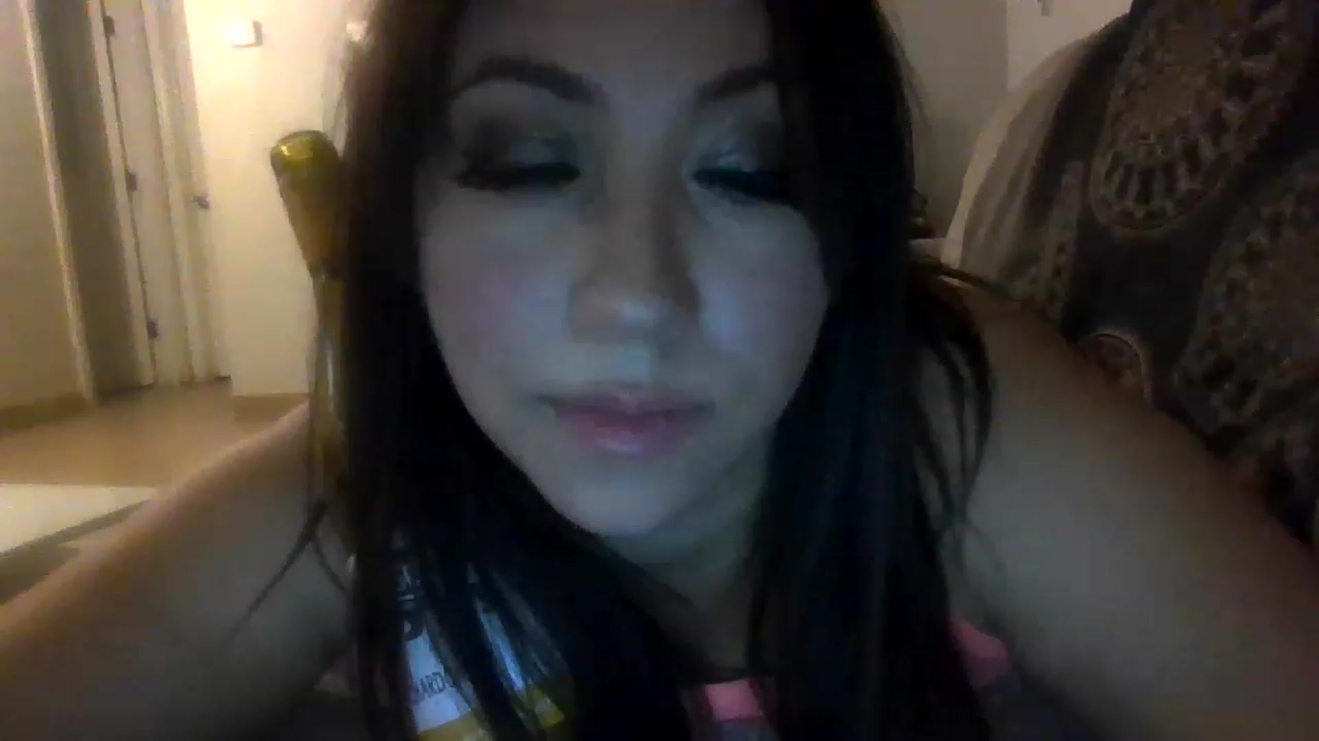 Gallery image thumbnail from Aracelyx3's myfreecams stream on, 02/05/2023, 09:55 image 3 of 20