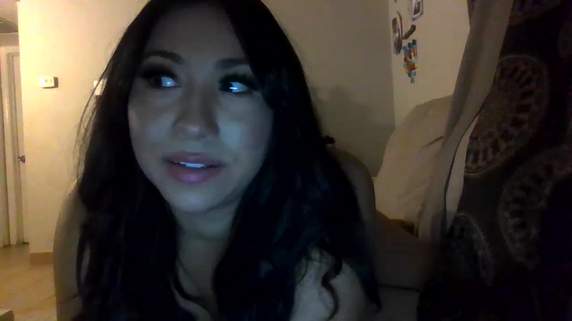 Gallery image thumbnail from Aracelyx3's myfreecams stream on, 02/13/2023, 08:03 image 5 of 20