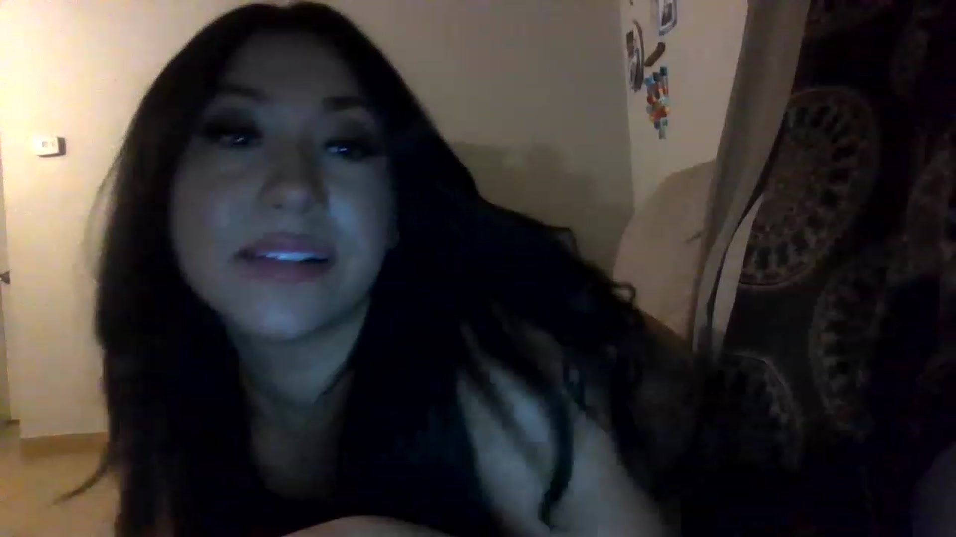 Gallery image thumbnail from Aracelyx3's myfreecams stream on, 02/13/2023, 08:03 image 2 of 20