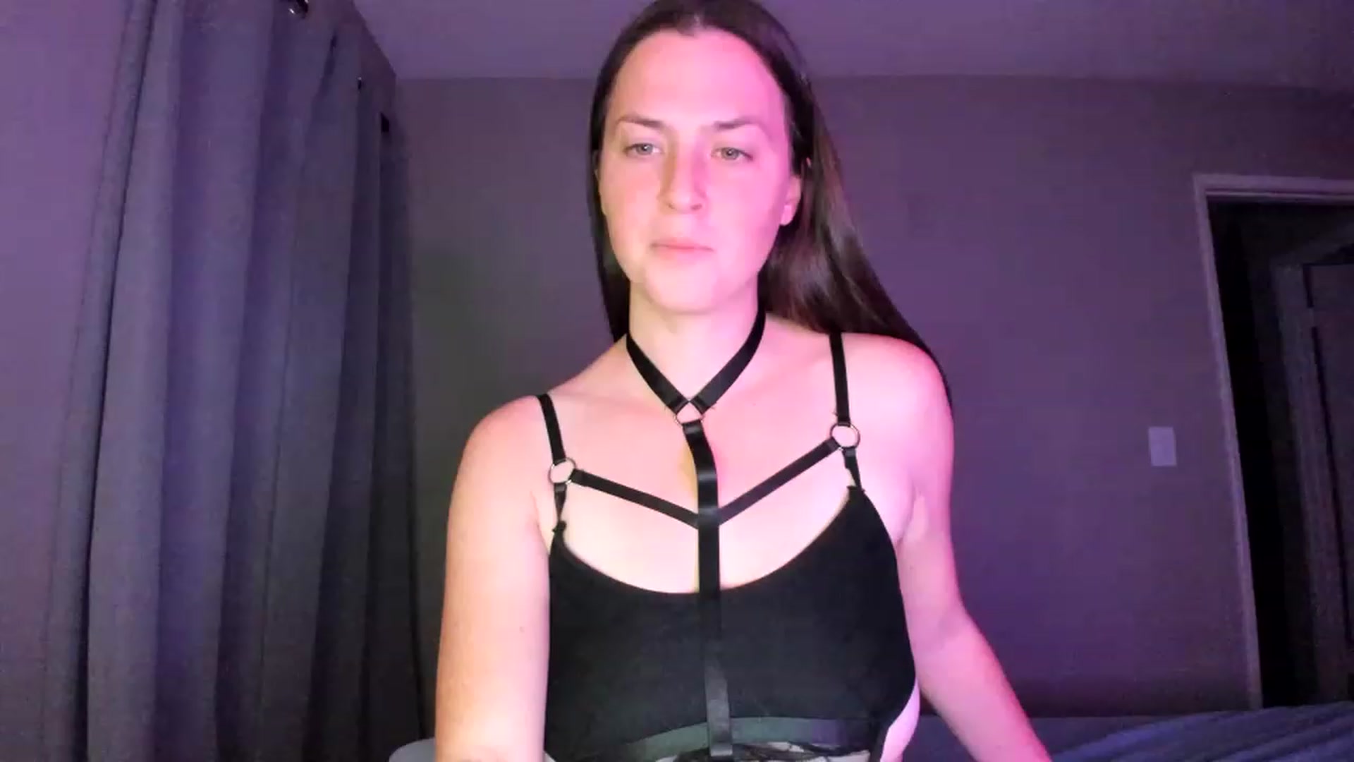 Gallery image thumbnail from Araisyours's myfreecams stream on, 11/18/2022, 02:03 image 9 of 20