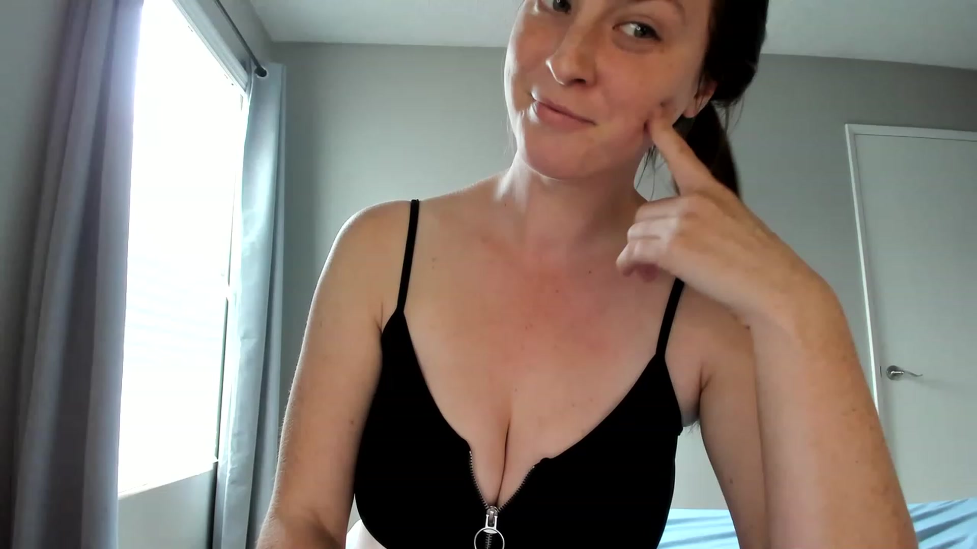 Gallery image thumbnail from Araisyours's myfreecams stream on, 11/18/2022, 18:59 image 6 of 20