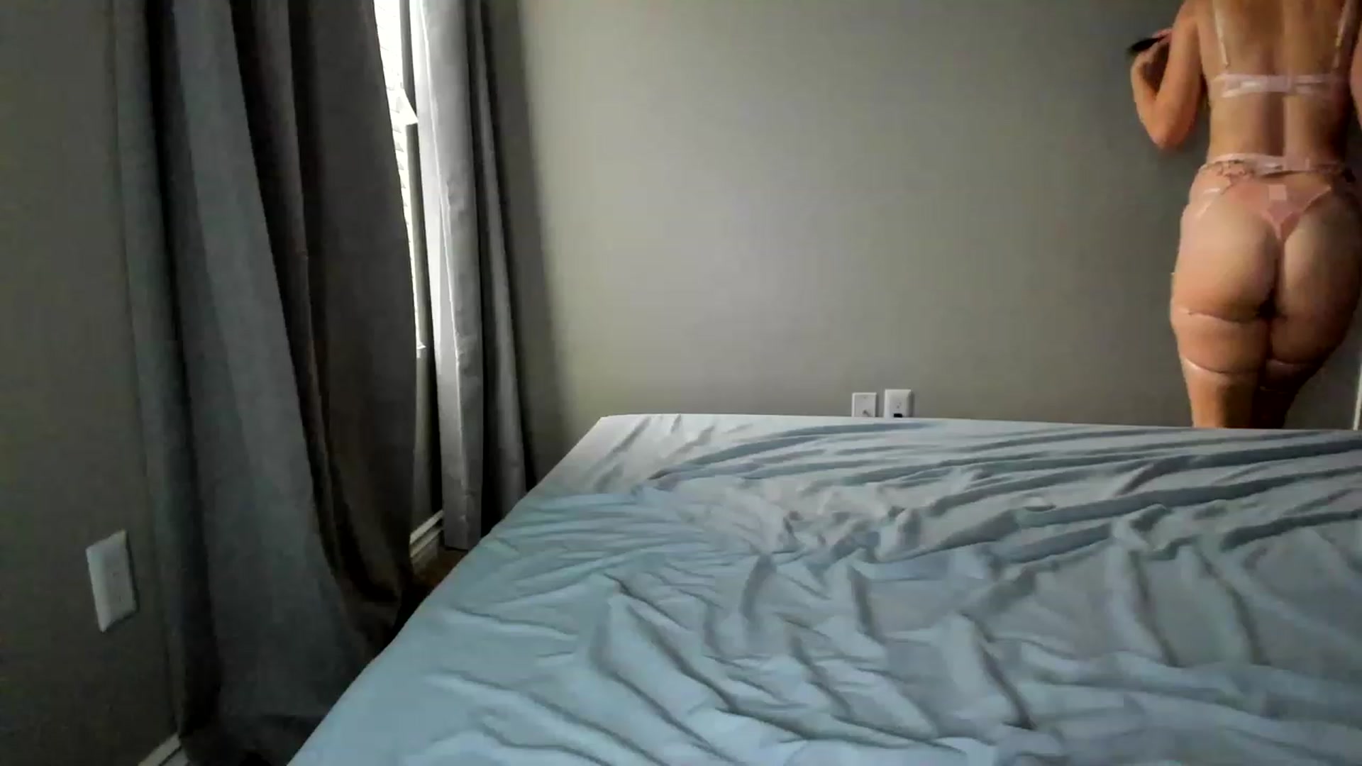 Gallery image thumbnail from Araisyours's myfreecams stream on, 11/26/2022, 24:58 image 7 of 20