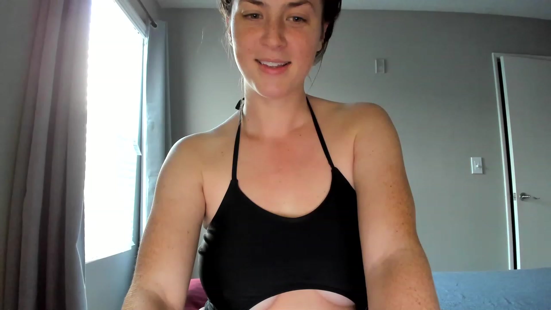 Gallery image thumbnail from Araisyours's myfreecams stream on, 12/02/2022, 16:55 image 10 of 20