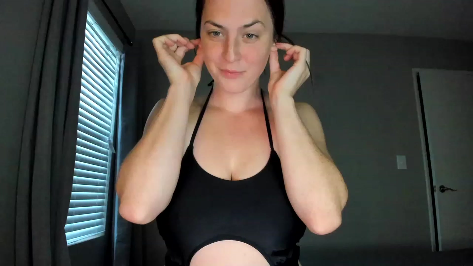 Gallery image thumbnail from Araisyours's myfreecams stream on, 12/02/2022, 16:55 image 3 of 20
