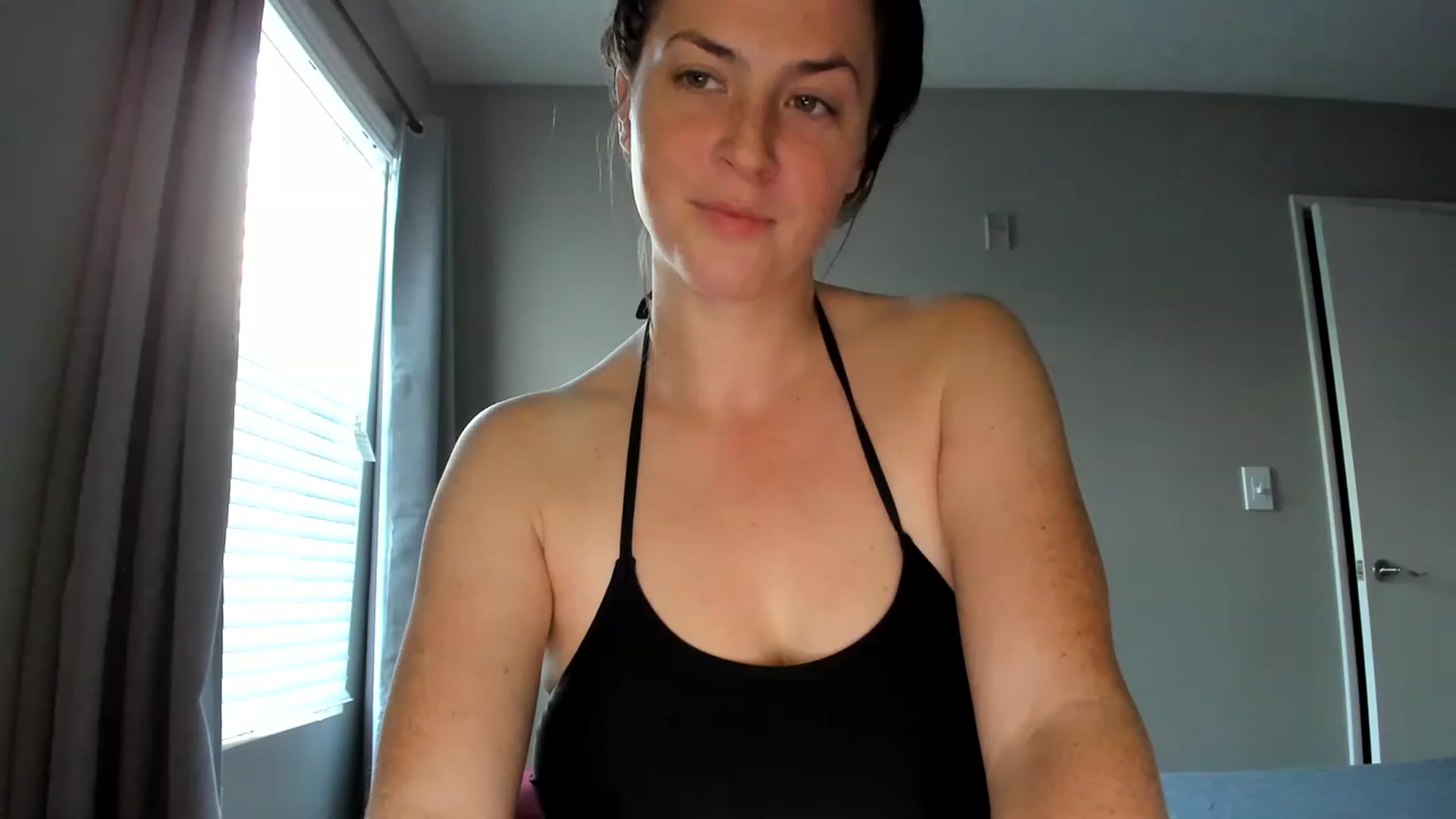 Gallery image thumbnail from Araisyours's myfreecams stream on, 12/02/2022, 16:55 image 9 of 20