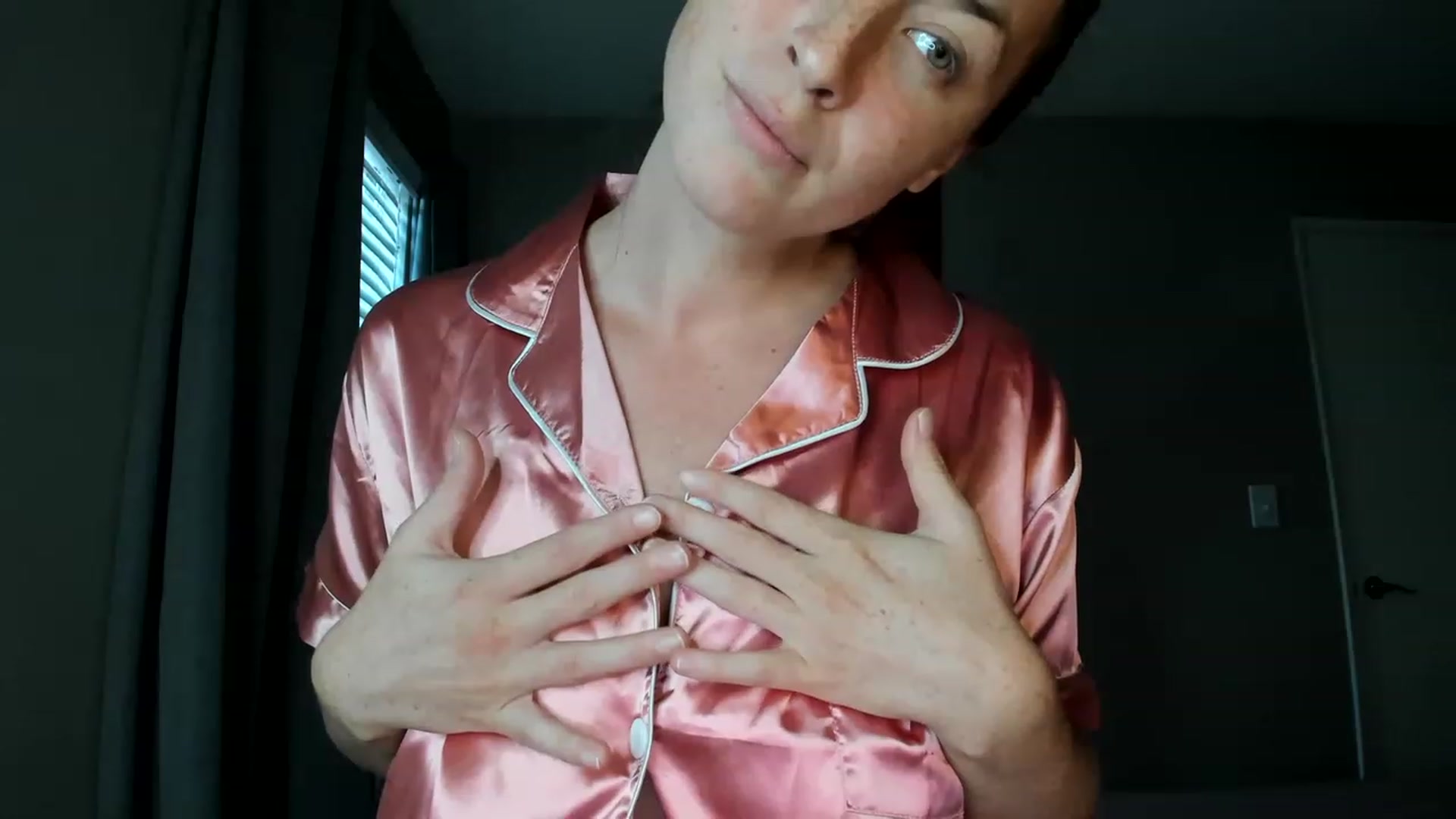 Gallery image thumbnail from Araisyours's myfreecams stream on, 12/11/2022, 15:19 image 18 of 20
