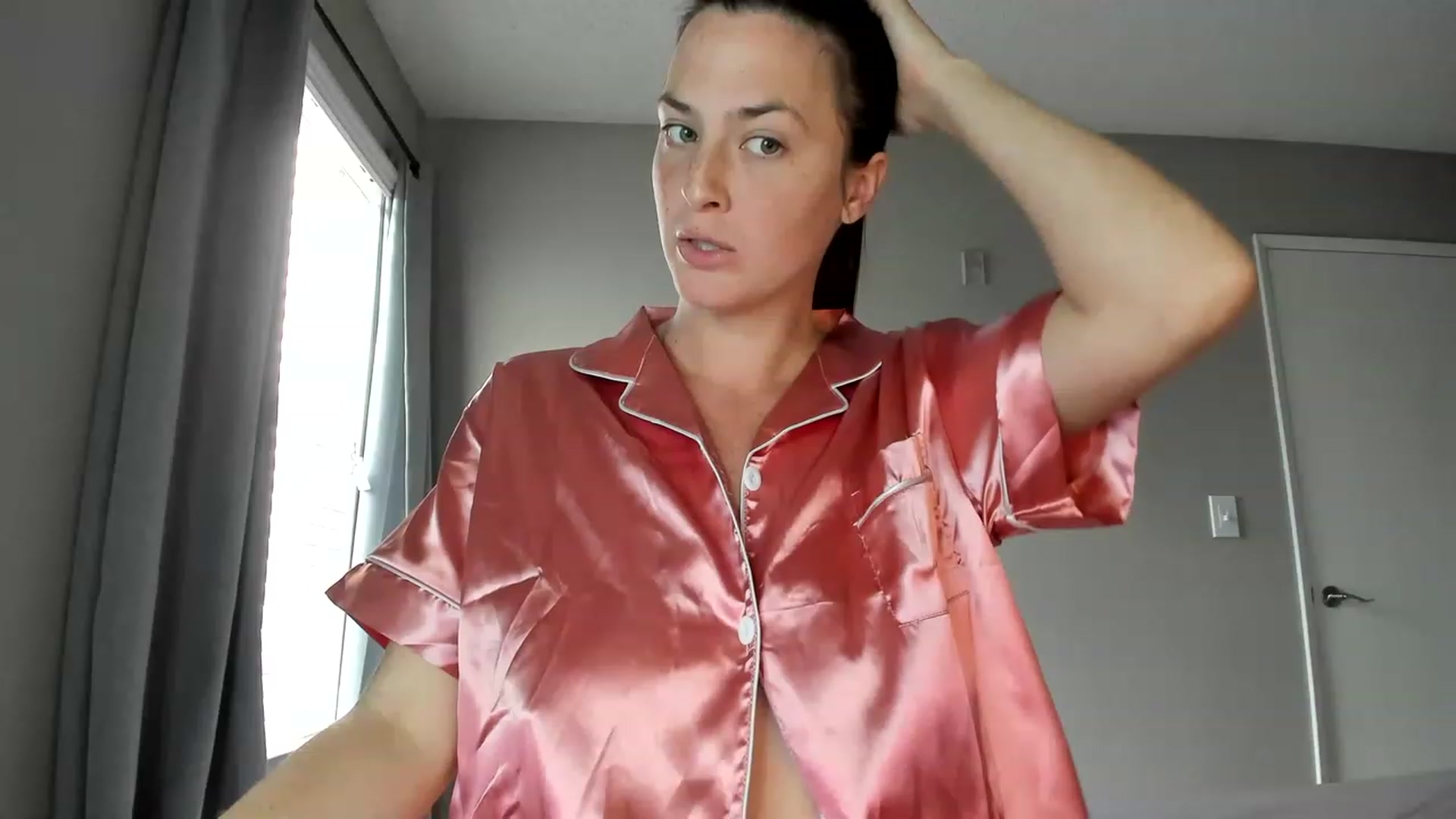 Gallery image thumbnail from Araisyours's myfreecams stream on, 12/11/2022, 16:05 image 12 of 20