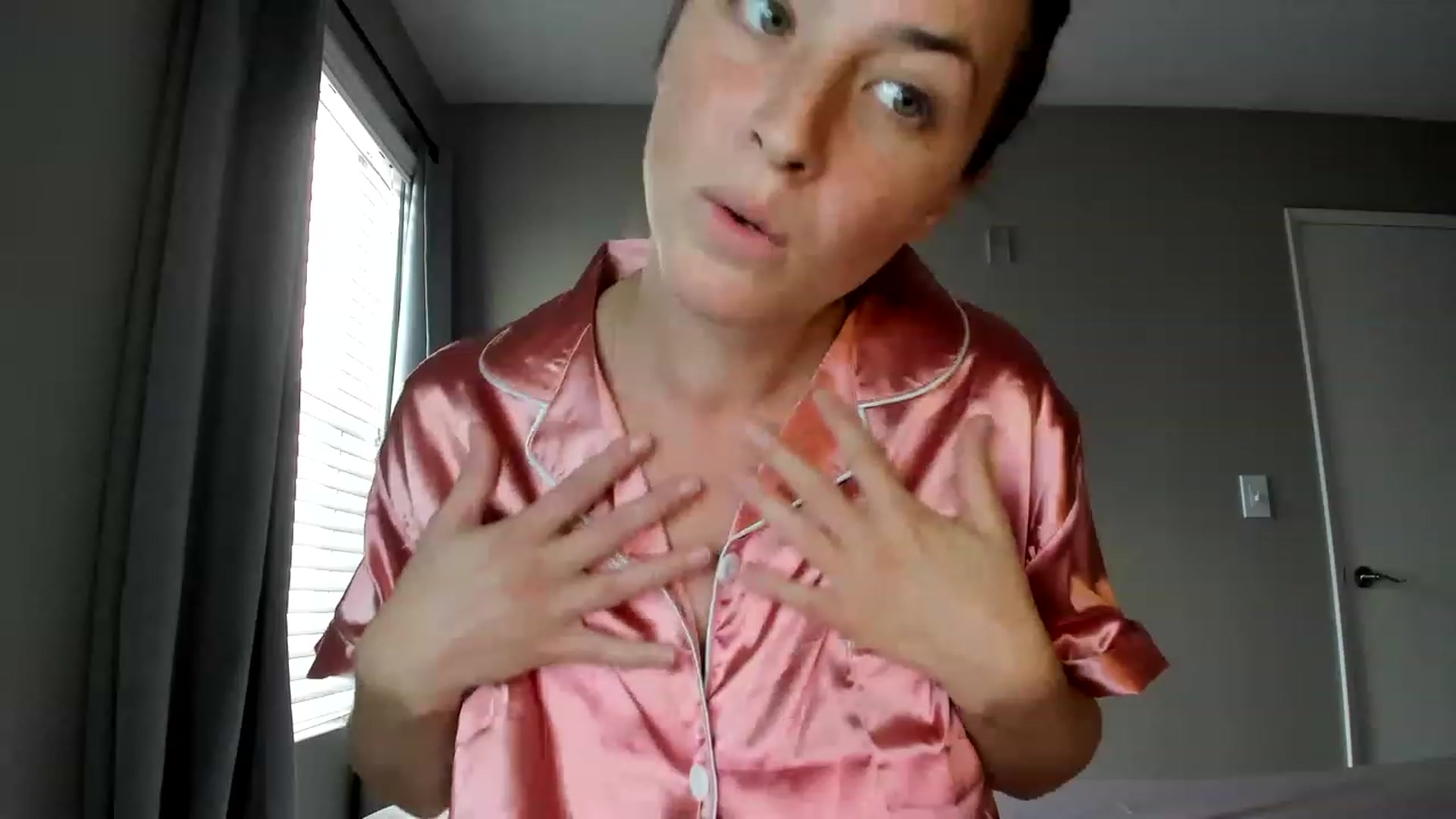 Gallery image thumbnail from Araisyours's myfreecams stream on, 12/11/2022, 16:05 image 9 of 20