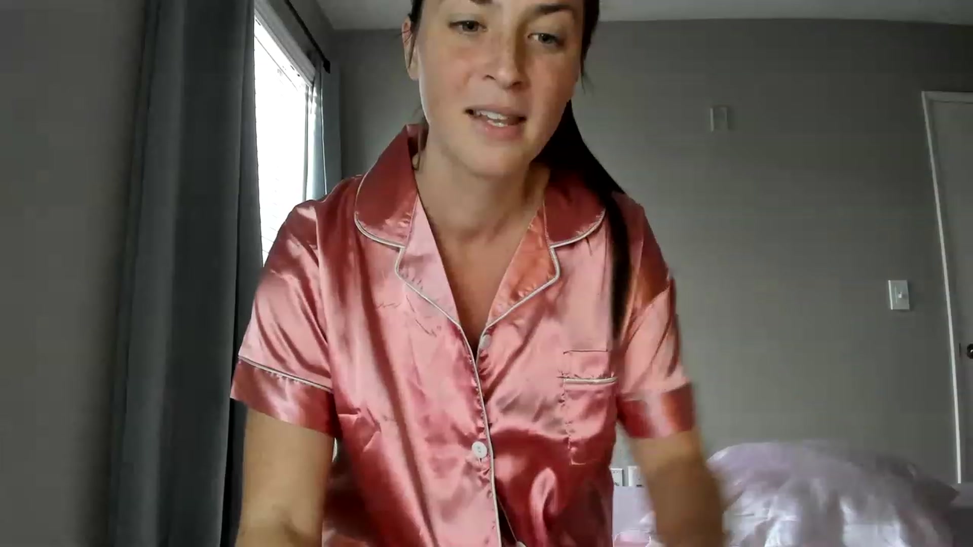 Gallery image thumbnail from Araisyours's myfreecams stream on, 12/11/2022, 17:52 image 13 of 20