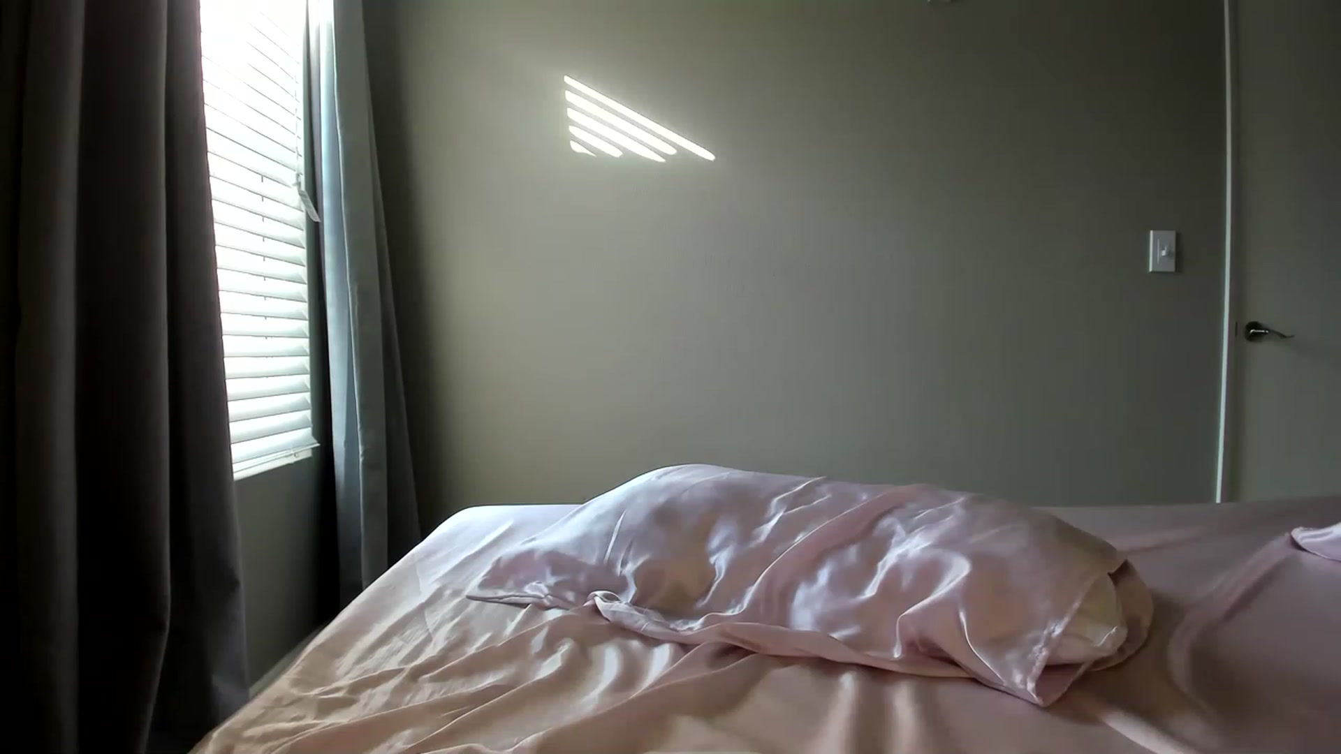 Gallery image thumbnail from Araisyours's myfreecams stream on, 12/15/2022, 17:57 image 14 of 20