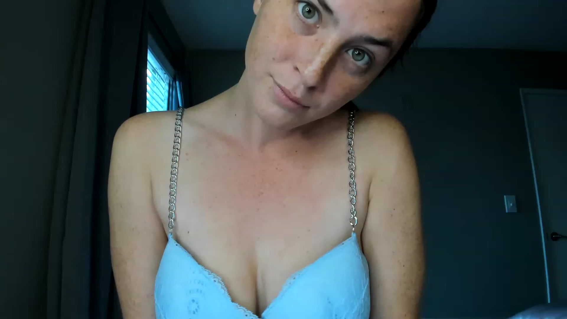 Gallery image thumbnail from Araisyours's myfreecams stream on, 12/16/2022, 16:08 image 12 of 20