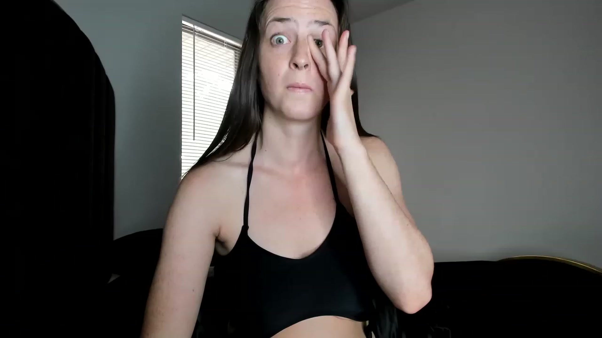 Gallery image thumbnail from Araisyours's myfreecams stream on, 06/05/2023, 14:29 image 4 of 20
