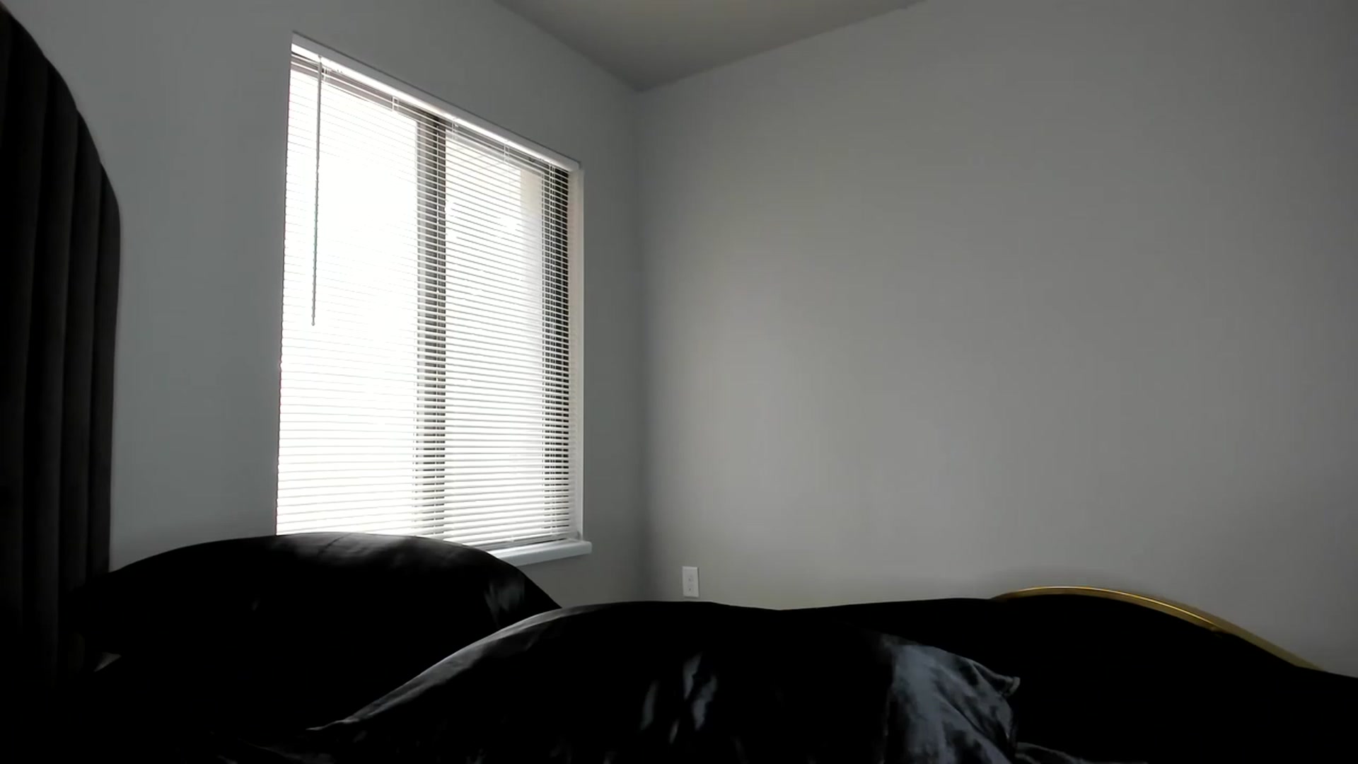 Gallery image thumbnail from Araisyours's myfreecams stream on, 06/06/2023, 14:10 image 11 of 20
