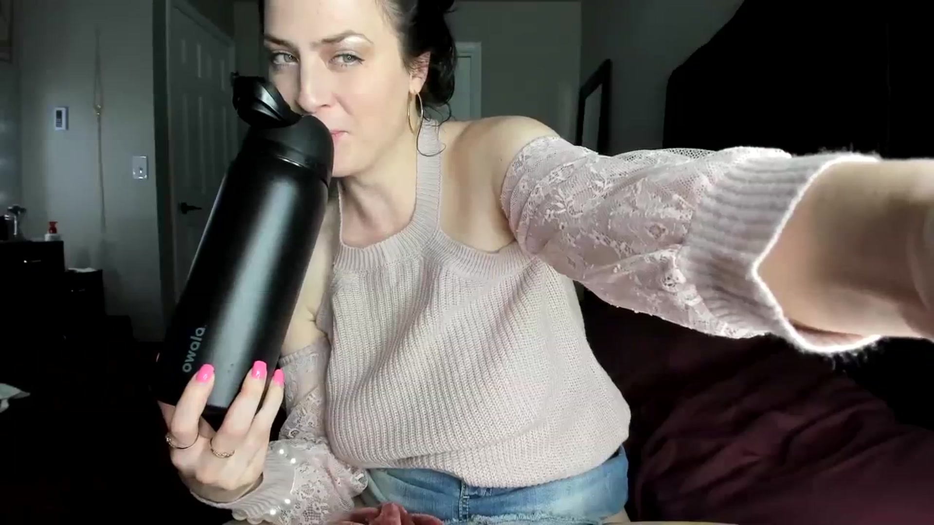 Gallery image thumbnail from Araisyours's myfreecams stream on, 02/19/2024, 02:26 image 12 of 20