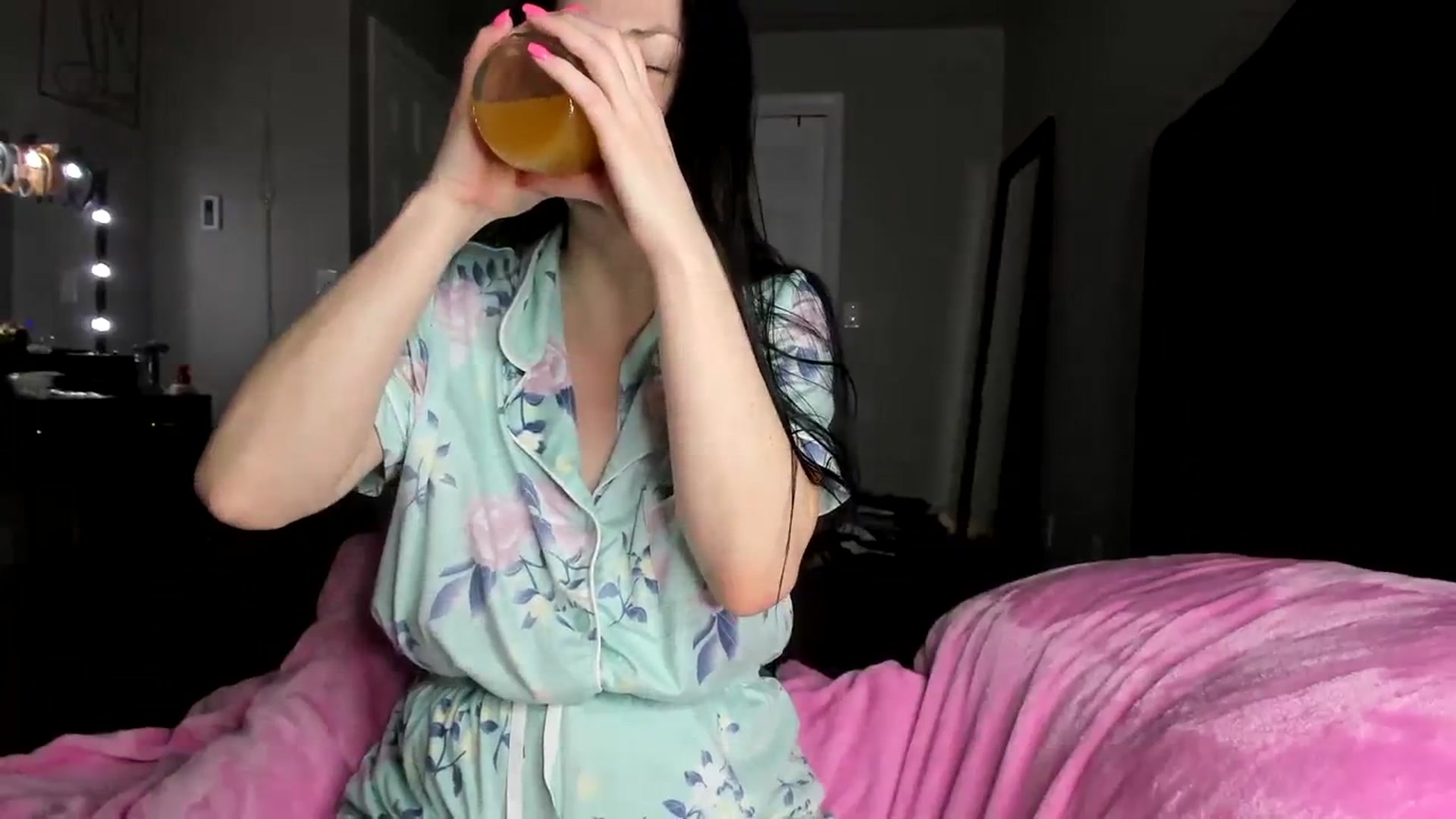 Gallery image thumbnail from Araisyours's myfreecams stream on, 02/25/2024, 14:49 image 10 of 20