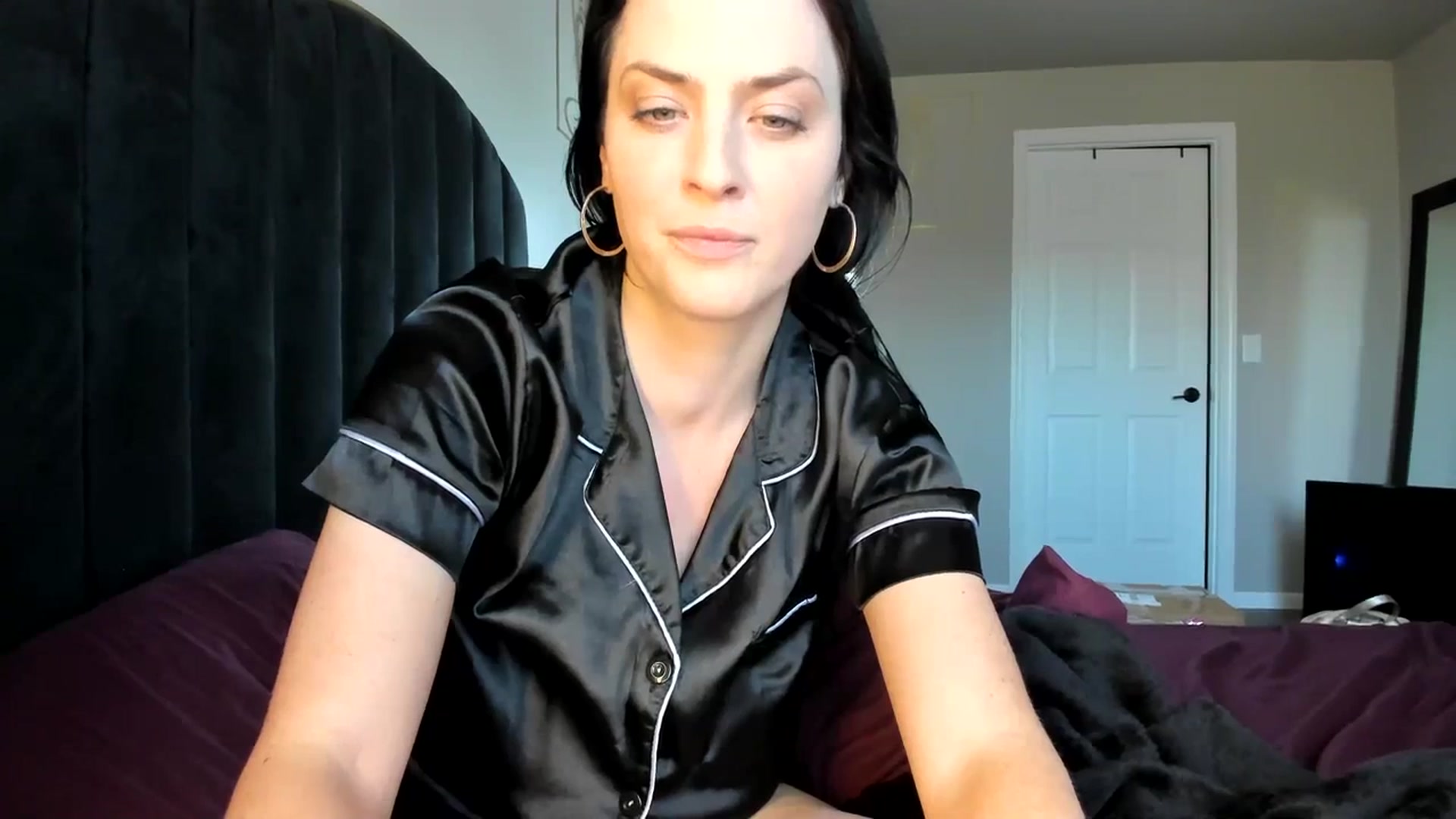 Gallery image thumbnail from Araisyours's myfreecams stream on, 04/14/2024, 14:58 image 19 of 20