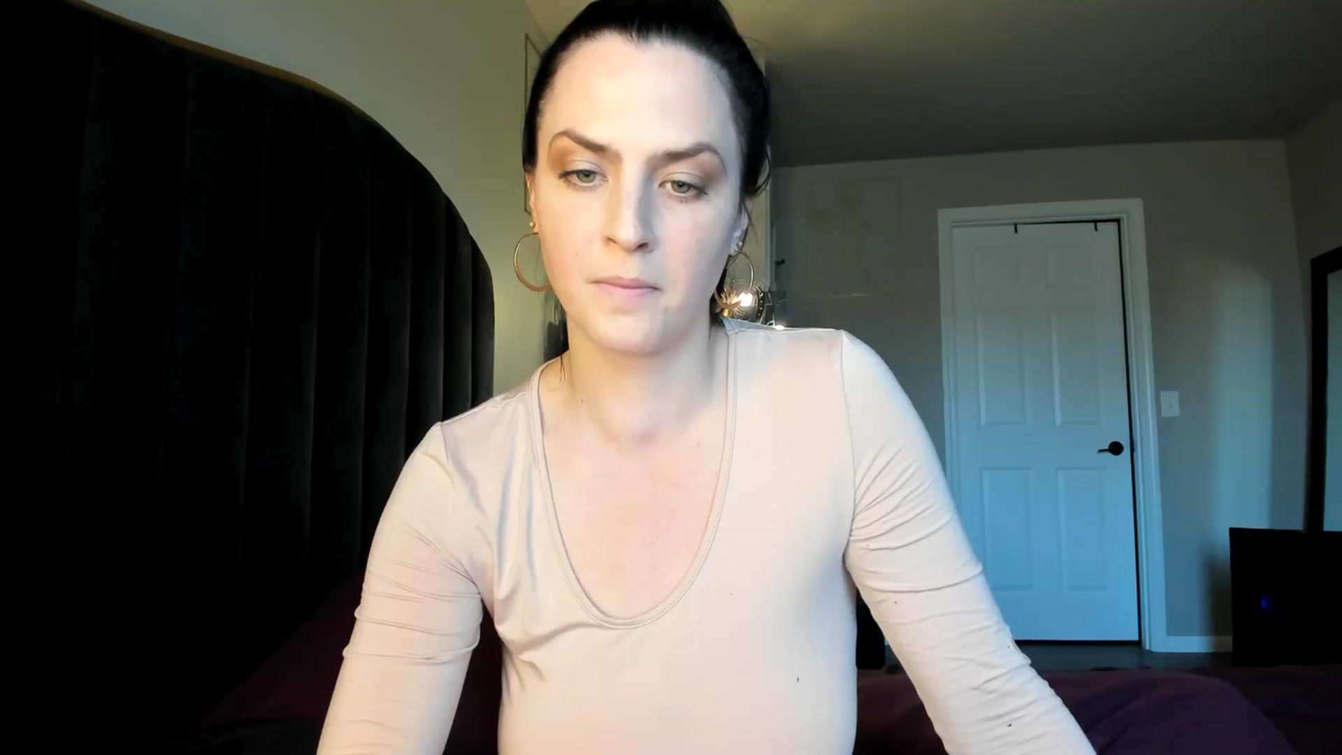 Gallery image thumbnail from Araisyours's myfreecams stream on, 04/15/2024, 14:06 image 10 of 20
