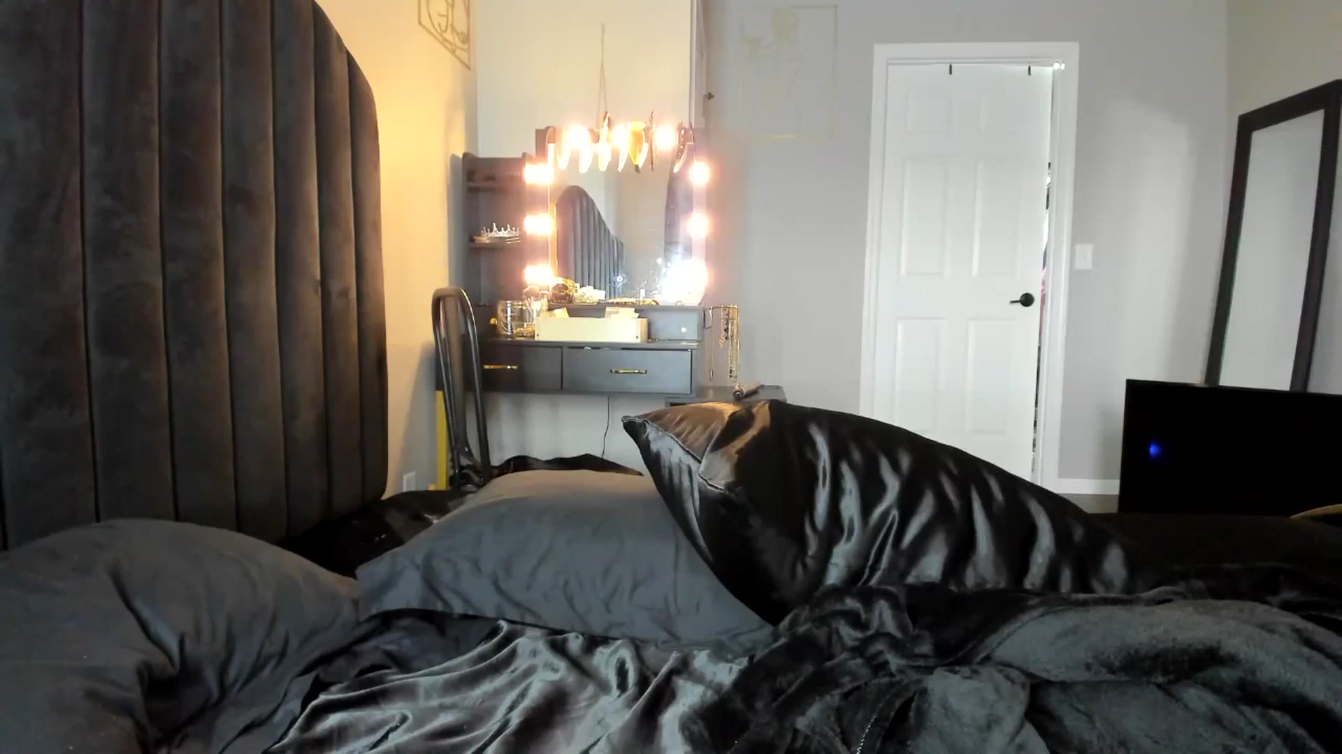 Gallery image thumbnail from Araisyours's myfreecams stream on, 04/18/2024, 13:53 image 14 of 20