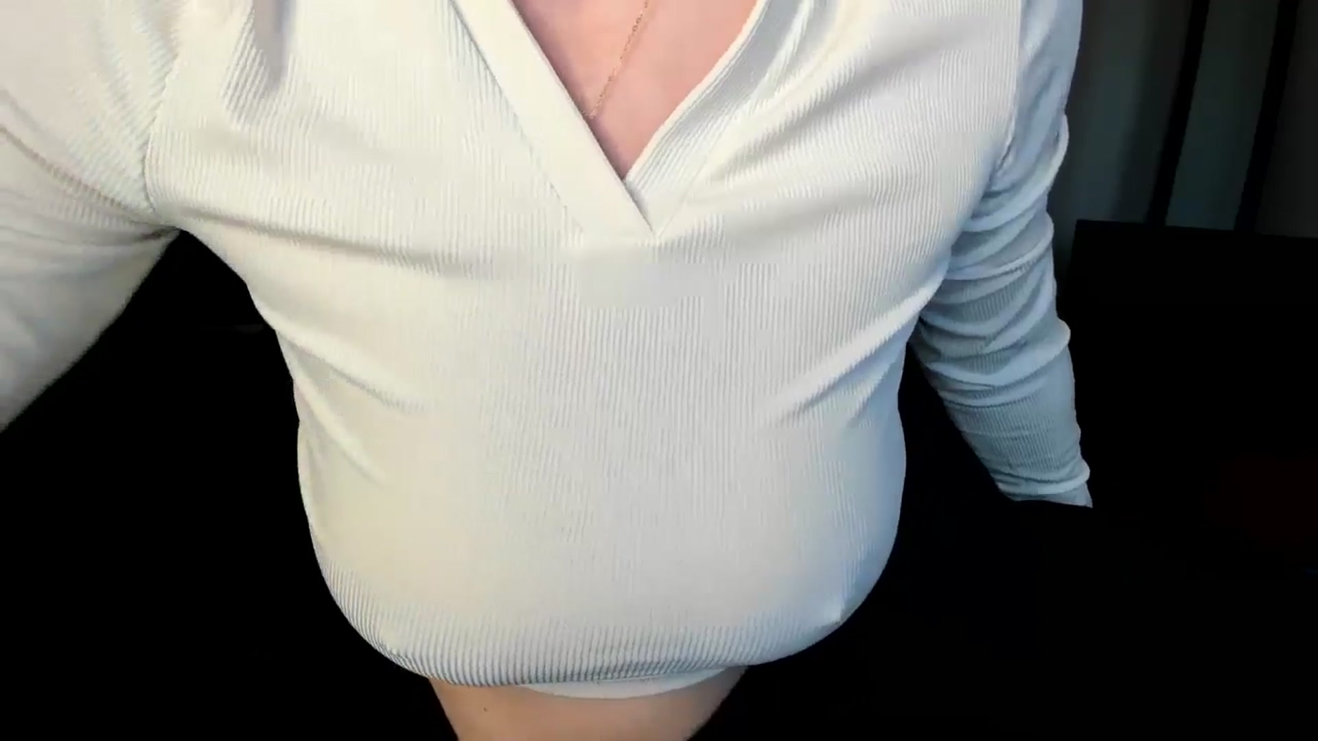 Gallery image thumbnail from Araisyours's myfreecams stream on, 04/21/2024, 16:40 image 15 of 20