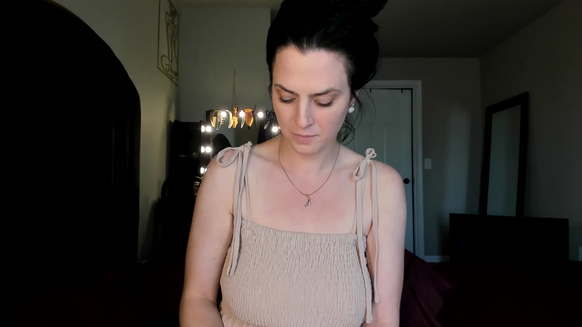 Gallery image thumbnail from Araisyours's myfreecams stream on, 04/22/2024, 12:51 image 16 of 20