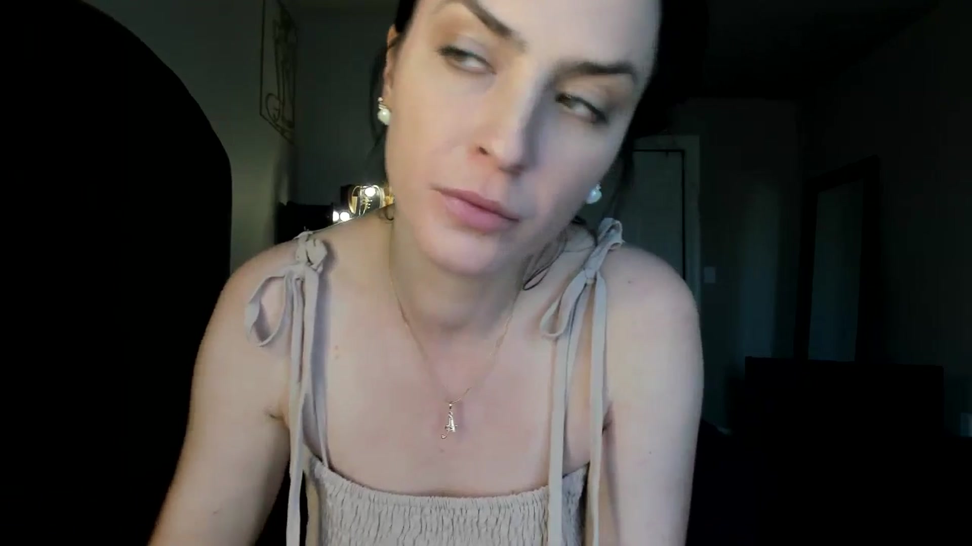 Gallery image thumbnail from Araisyours's myfreecams stream on, 04/22/2024, 12:51 image 18 of 20