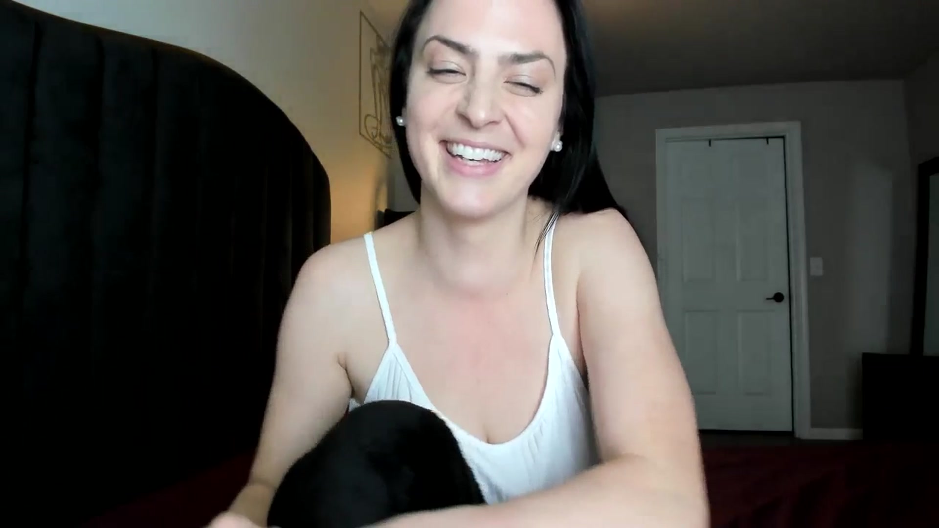 Gallery image thumbnail from Araisyours's myfreecams stream on, 04/28/2024, 14:12 image 16 of 20
