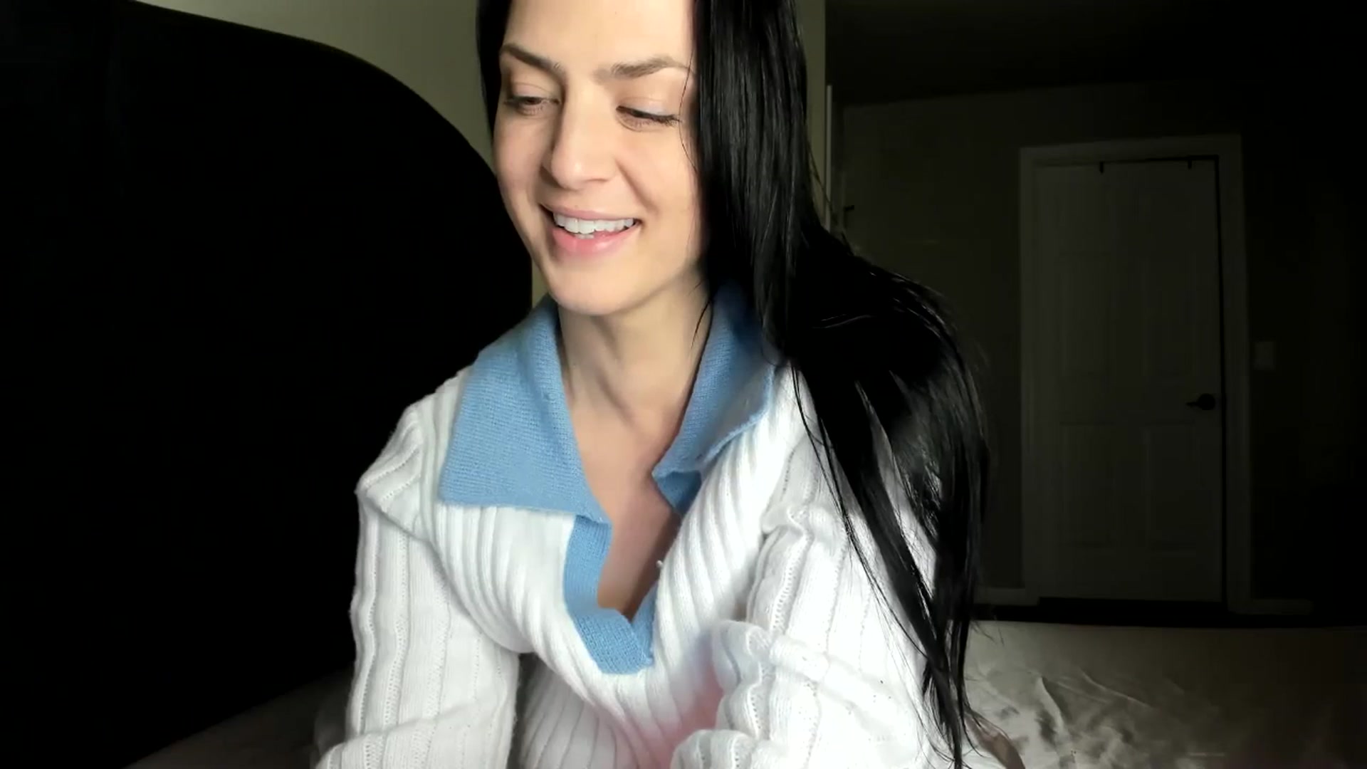 Gallery image thumbnail from Araisyours's myfreecams stream on, 04/29/2024, 11:15 image 9 of 20