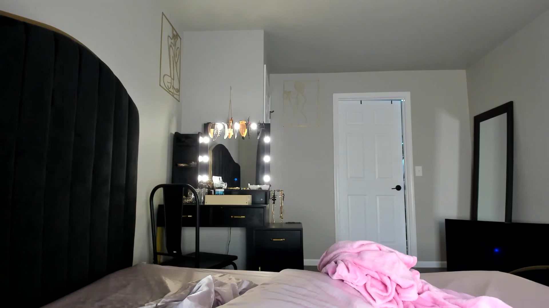 Gallery image thumbnail from Araisyours's myfreecams stream on, 05/02/2024, 14:45 image 9 of 20