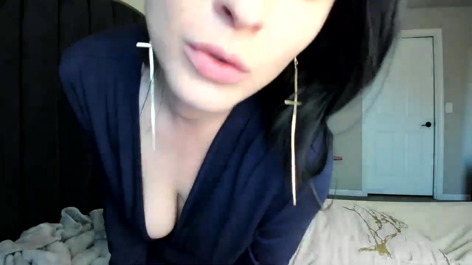 Gallery image thumbnail from Araisyours's myfreecams stream on, 05/06/2024, 13:24 image 6 of 20