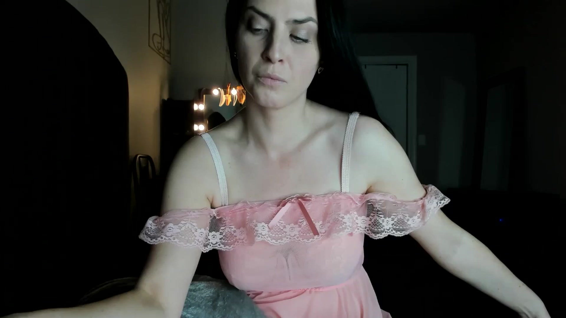 Gallery image thumbnail from Araisyours's myfreecams stream on, 05/17/2024, 14:32 image 19 of 20