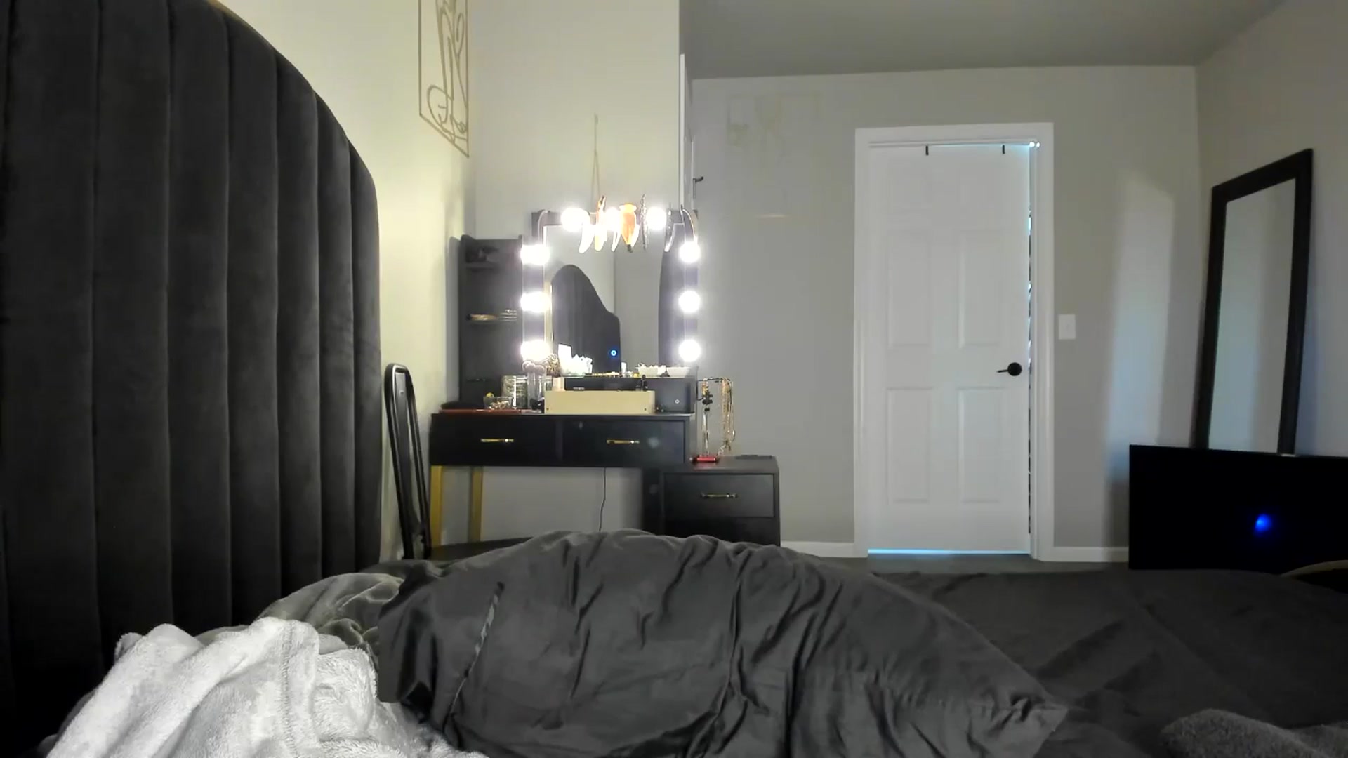 Gallery image thumbnail from Araisyours's myfreecams stream on, 05/18/2024, 15:13 image 7 of 20