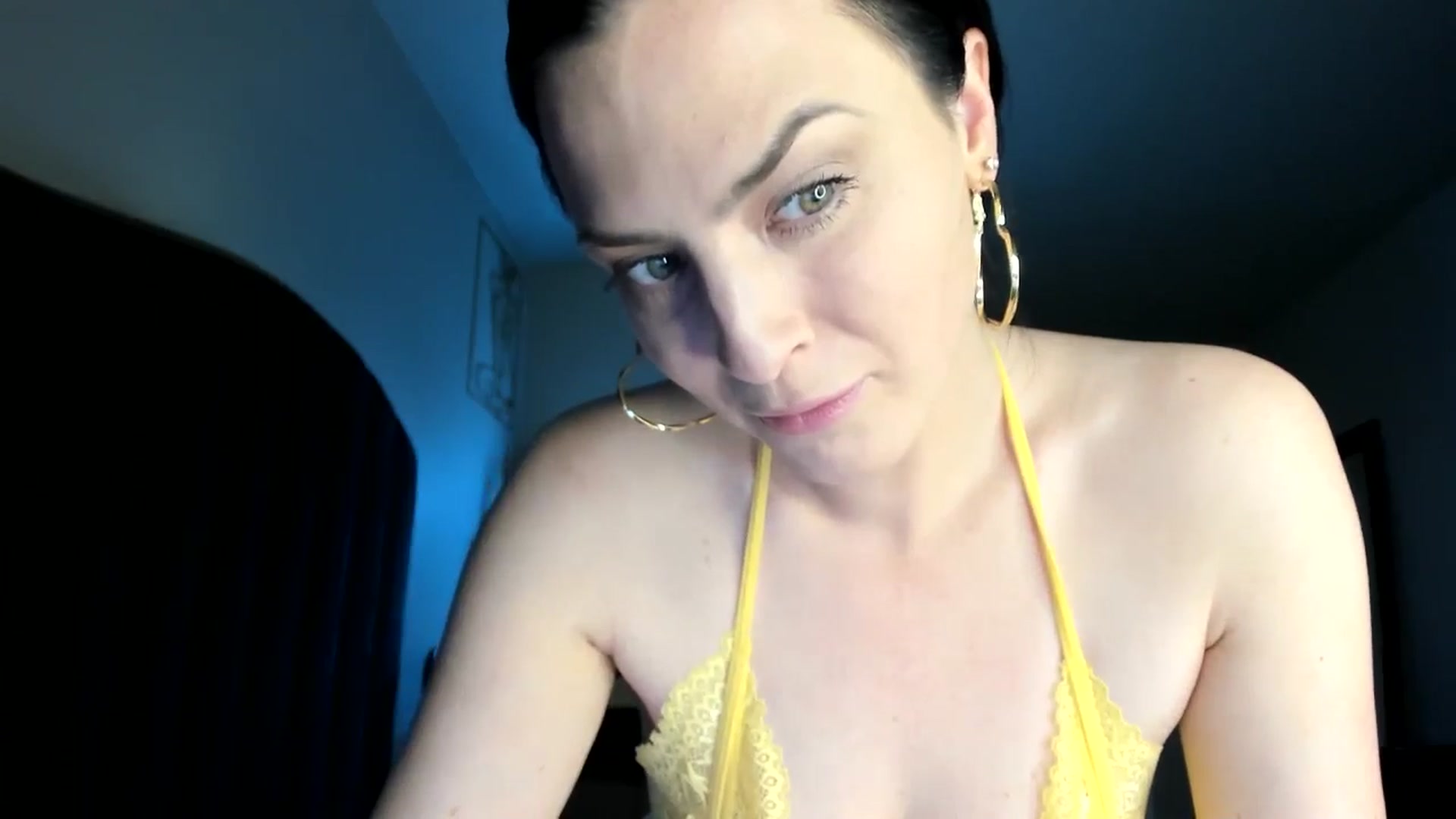 Gallery image thumbnail from Araisyours's myfreecams stream on, 05/19/2024, 13:36 image 19 of 20