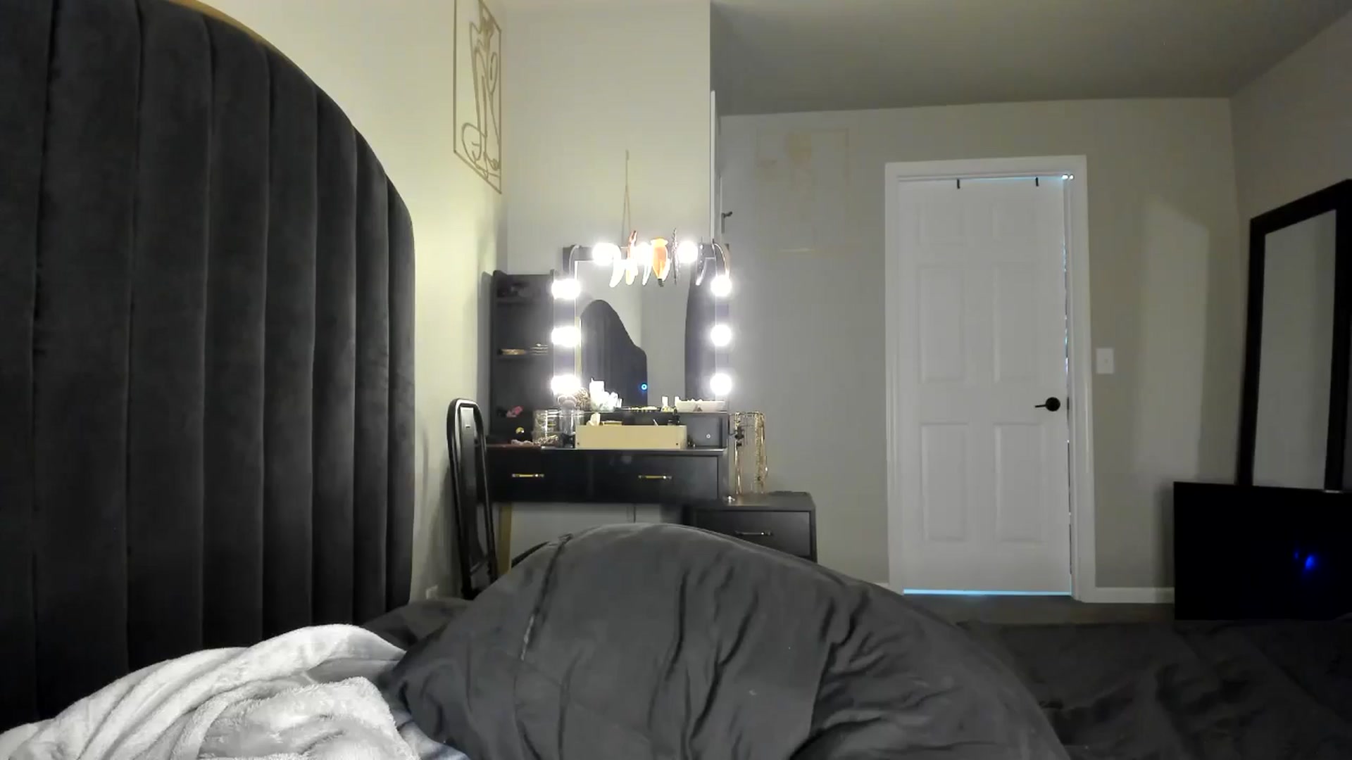 Gallery image thumbnail from Araisyours's myfreecams stream on, 05/20/2024, 12:20 image 18 of 20
