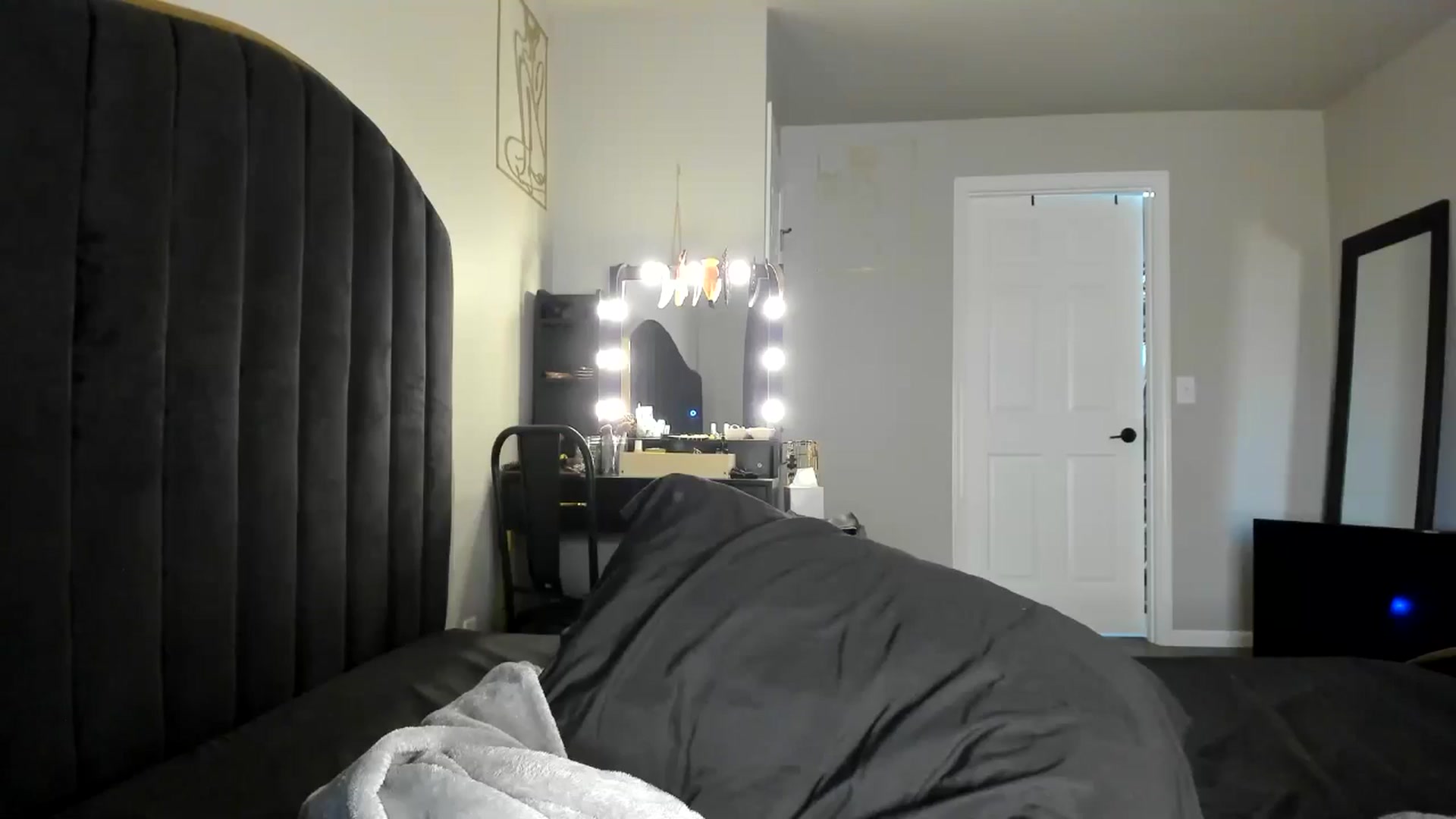 Gallery image thumbnail from Araisyours's myfreecams stream on, 05/25/2024, 15:23 image 12 of 20