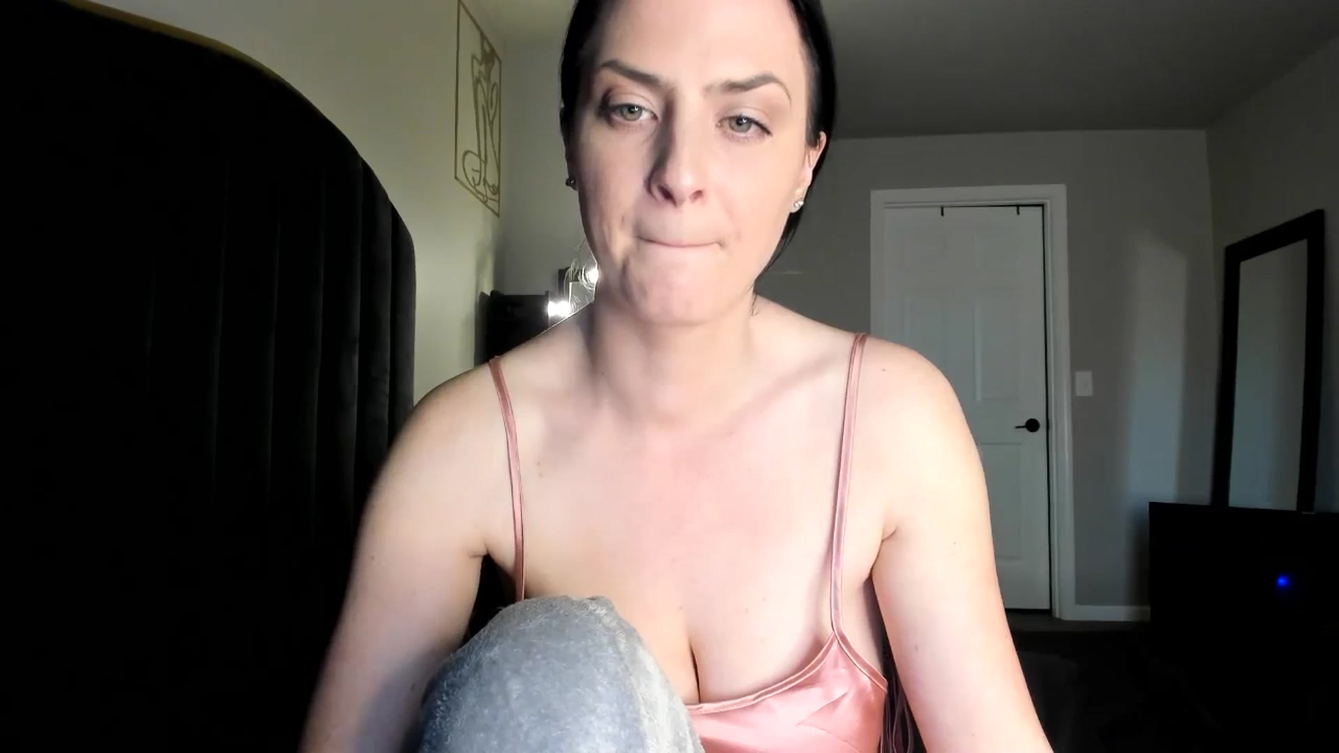 Gallery image thumbnail from Araisyours's myfreecams stream on, 05/25/2024, 15:23 image 15 of 20