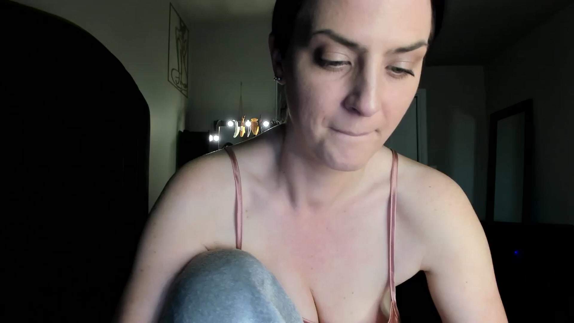 Gallery image thumbnail from Araisyours's myfreecams stream on, 05/25/2024, 15:23 image 18 of 20