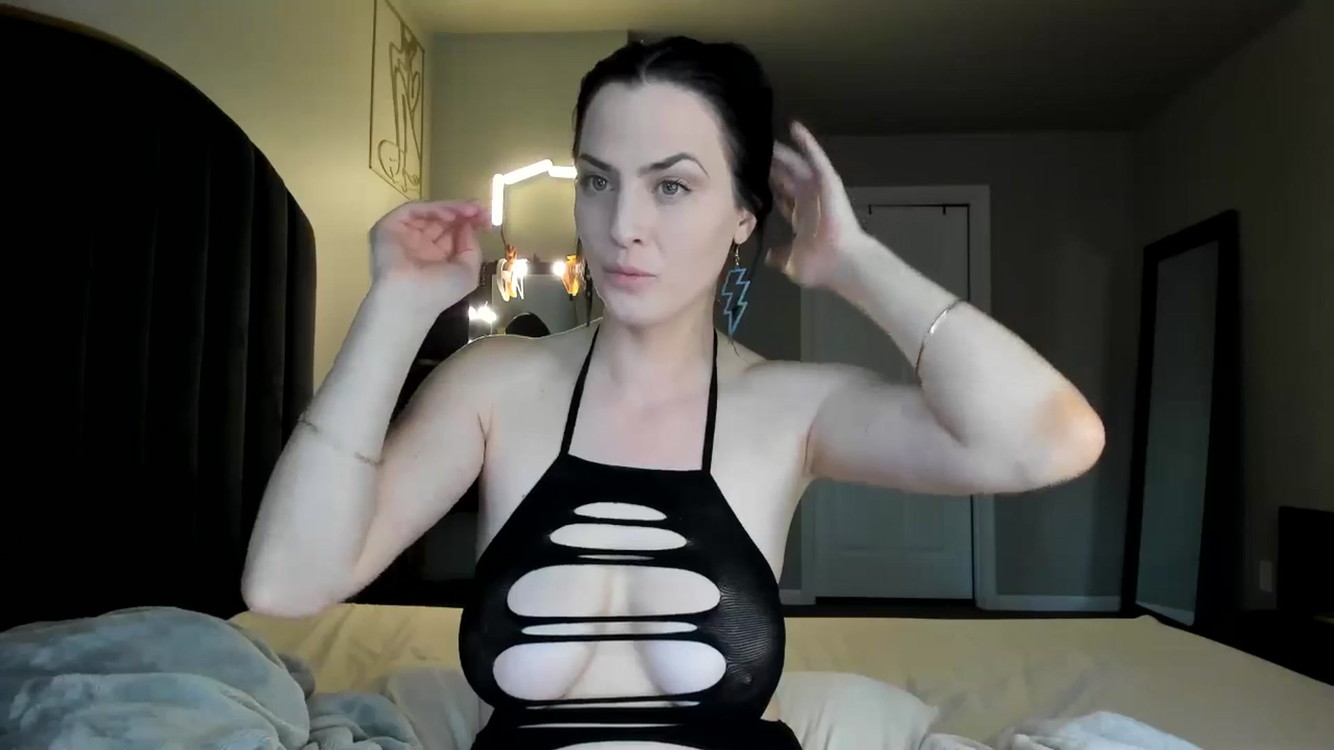 Gallery image thumbnail from Araisyours's myfreecams stream on, 07/13/2024, 13:09 image 10 of 20