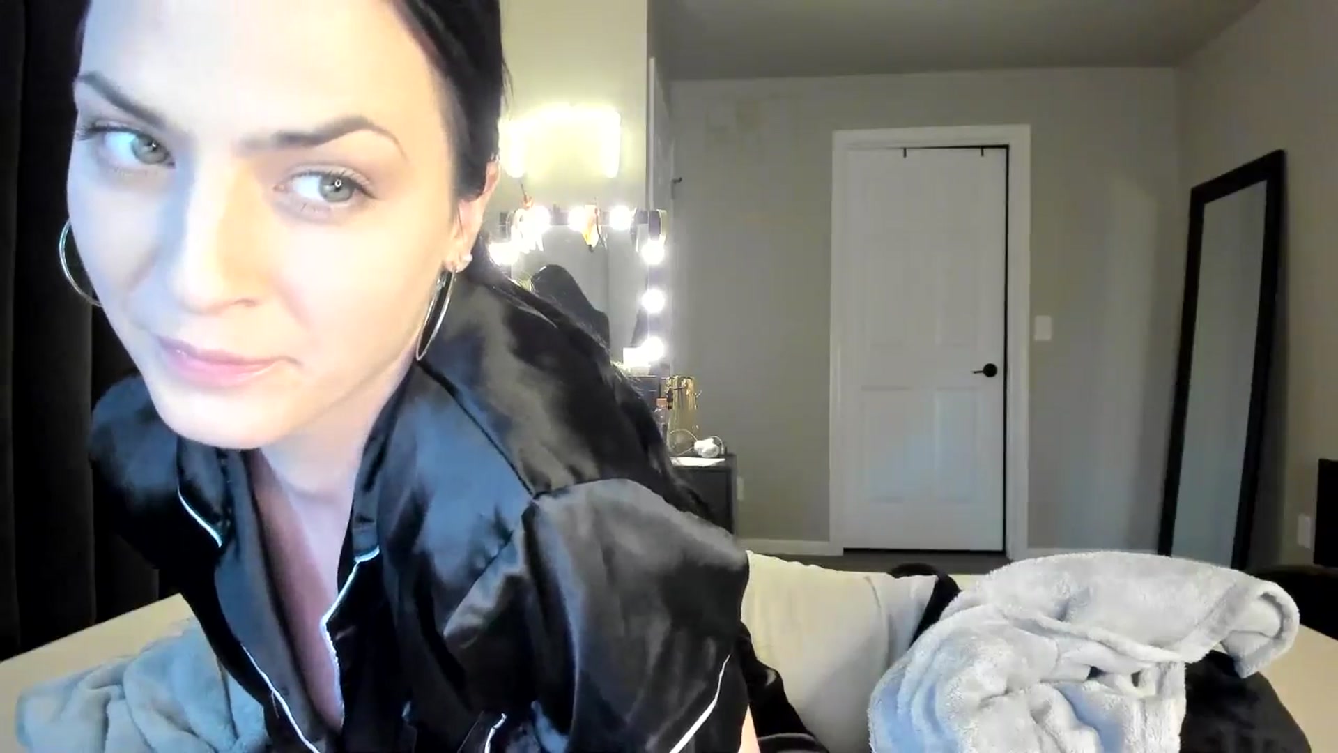 Gallery image thumbnail from Araisyours's myfreecams stream on, 07/18/2024, 14:58 image 17 of 20
