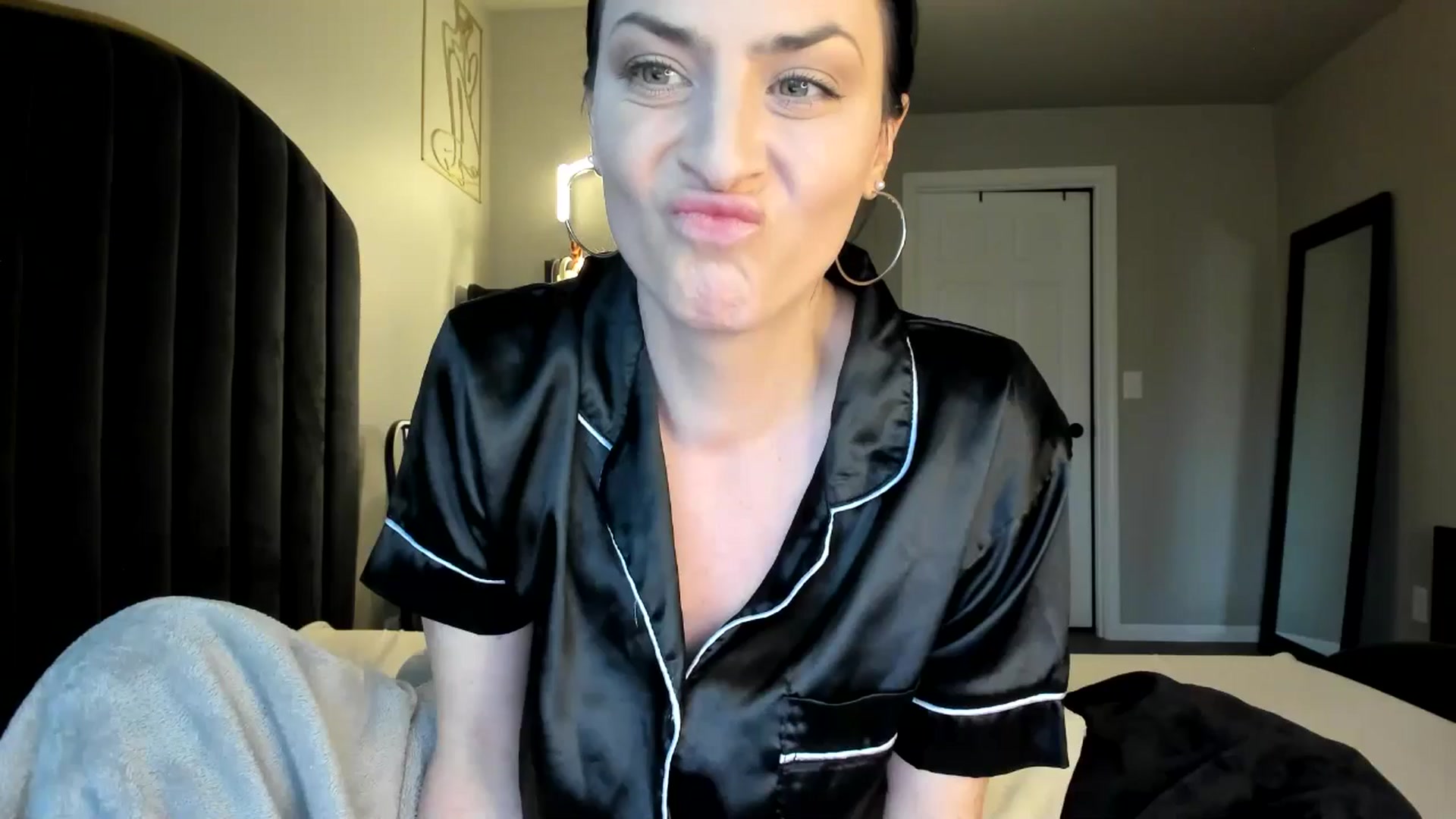 Gallery image thumbnail from Araisyours's myfreecams stream on, 07/18/2024, 14:58 image 15 of 20