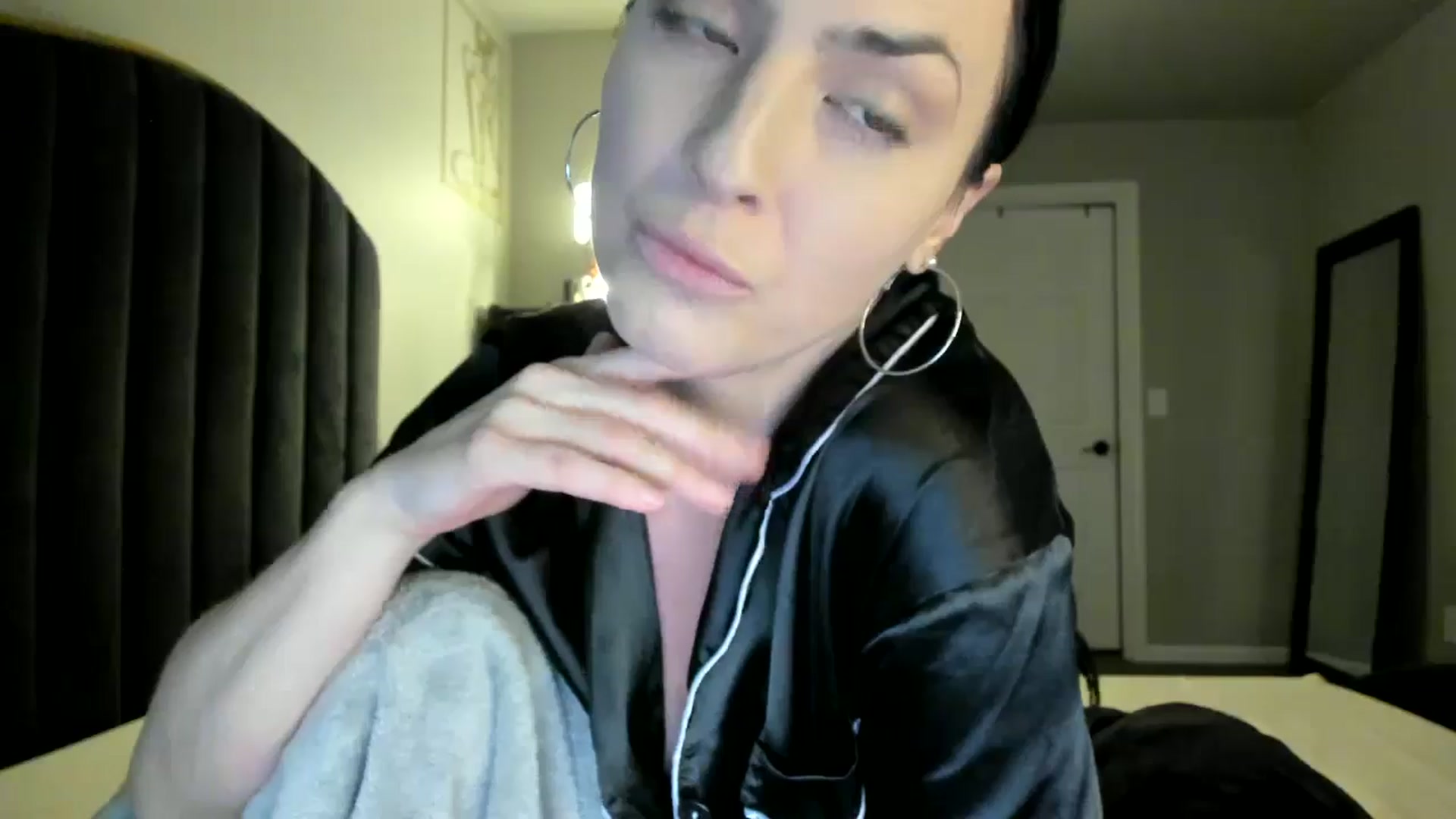 Gallery image thumbnail from Araisyours's myfreecams stream on, 07/18/2024, 15:34 image 15 of 20