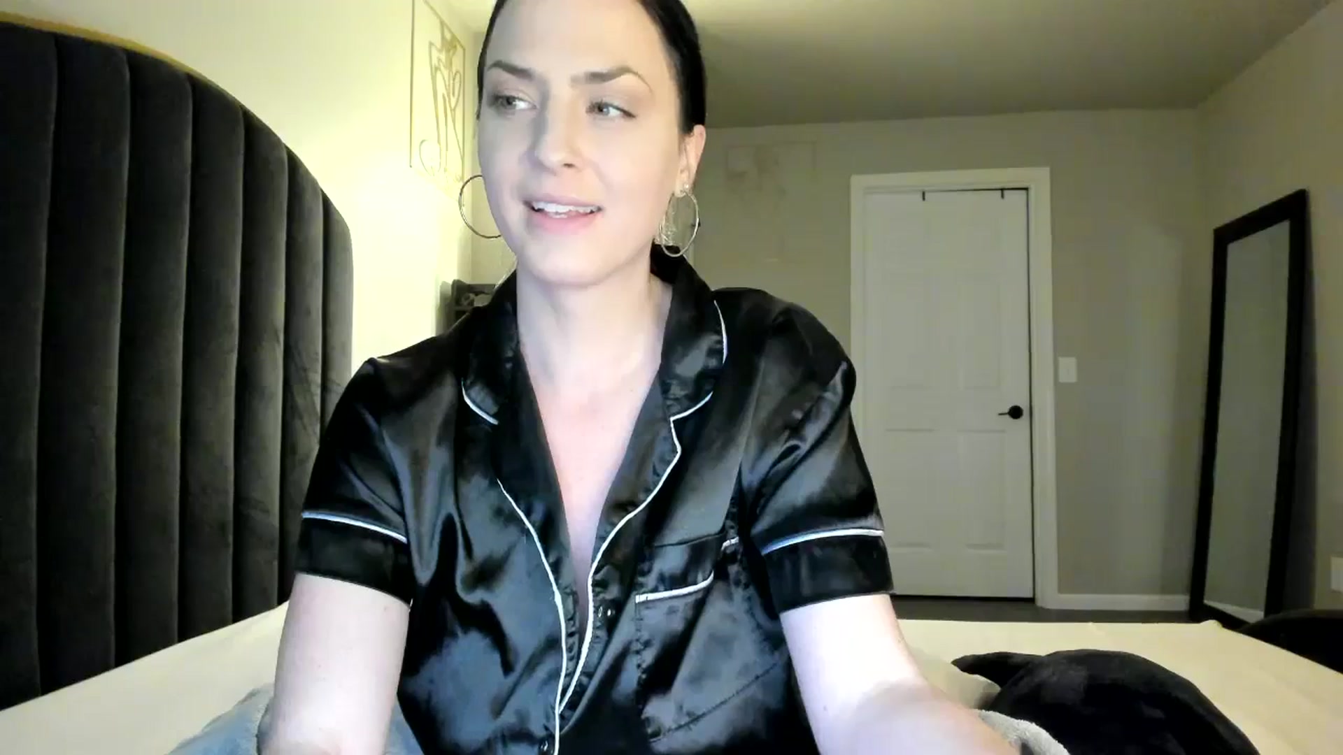 Gallery image thumbnail from Araisyours's myfreecams stream on, 07/18/2024, 15:34 image 13 of 20